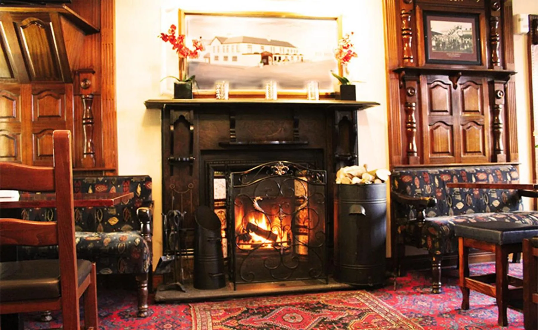 Lounge or bar in The Parkway Hotel