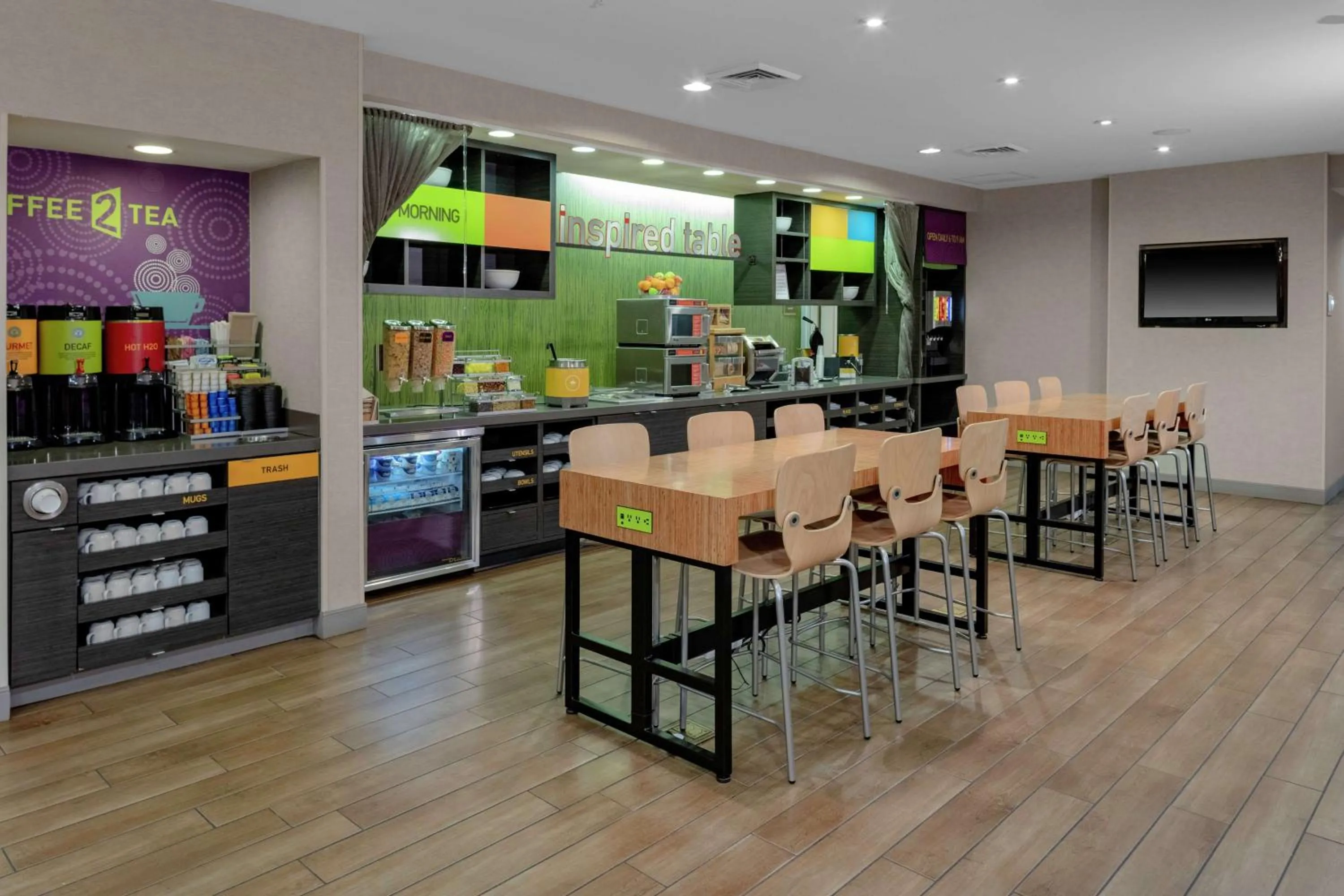 Breakfast in Home2 Suites by Hilton Fayetteville Fort Bragg