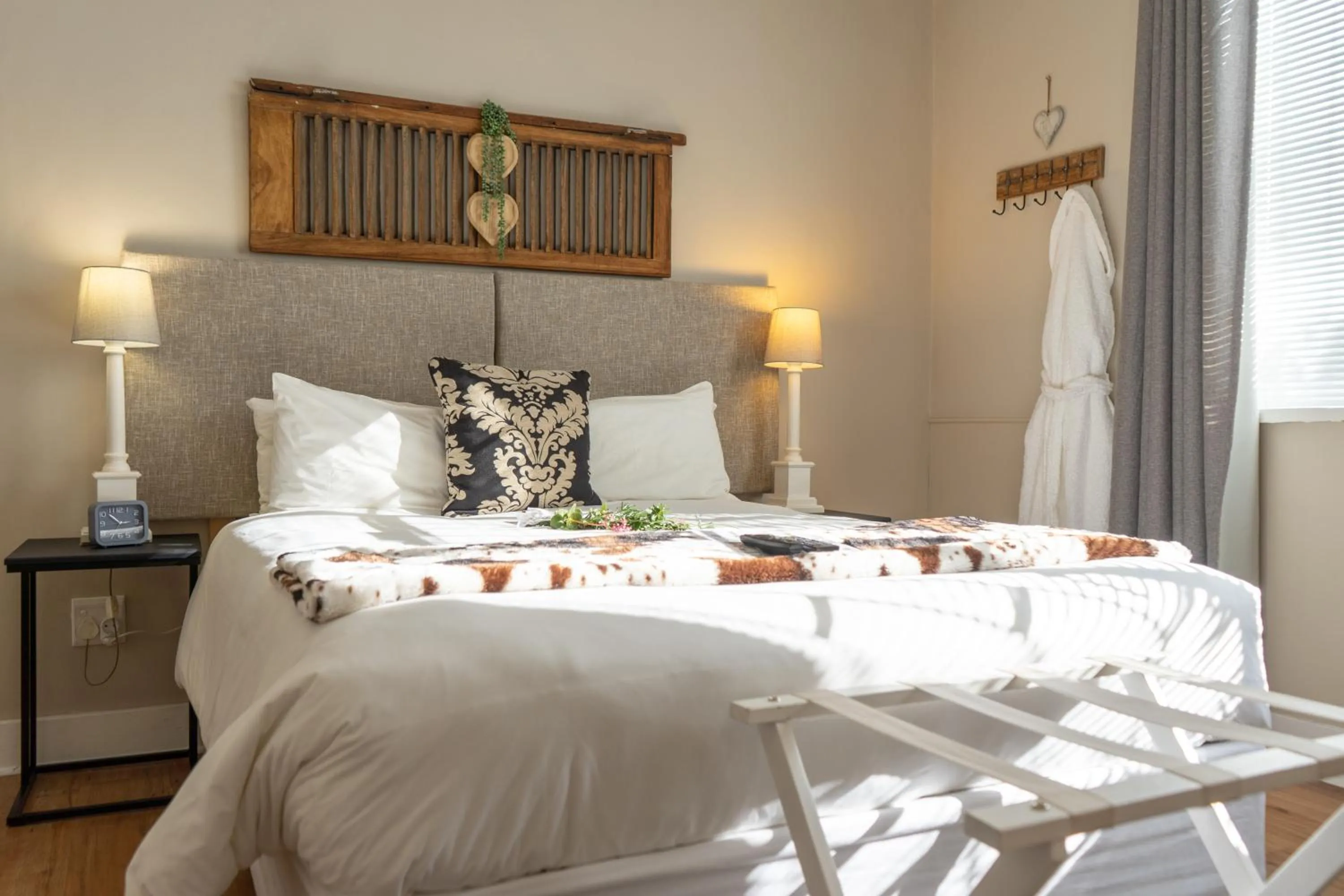 Bed in De Akker Guest House Oudtshoorn