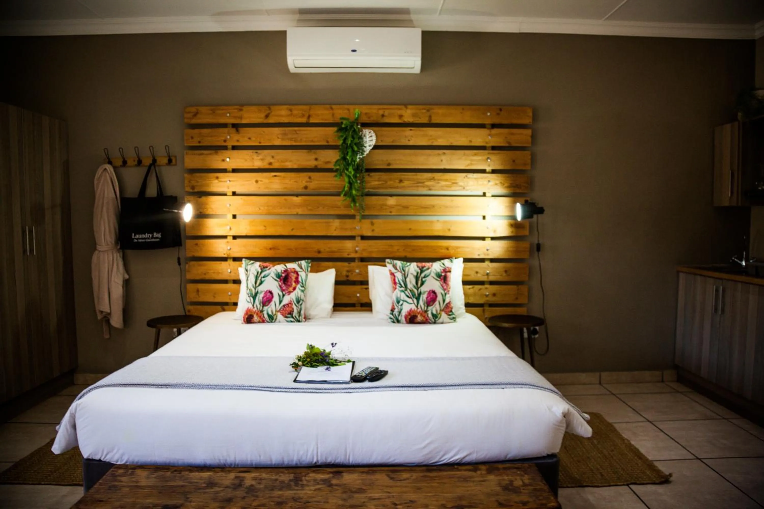 Bedroom, Bed in De Akker Guest House Oudtshoorn