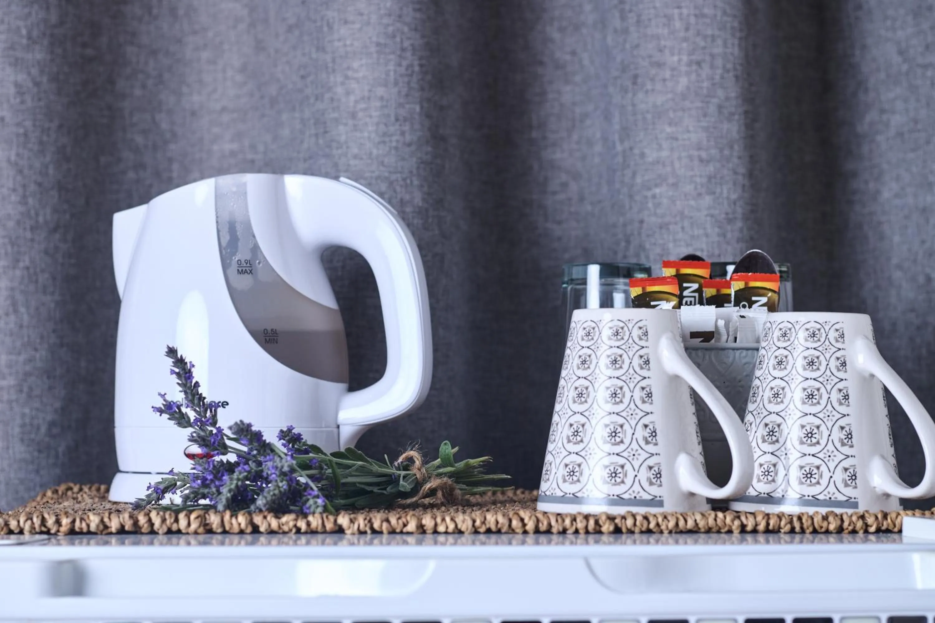 Coffee/tea facilities in De Akker Guest House Oudtshoorn