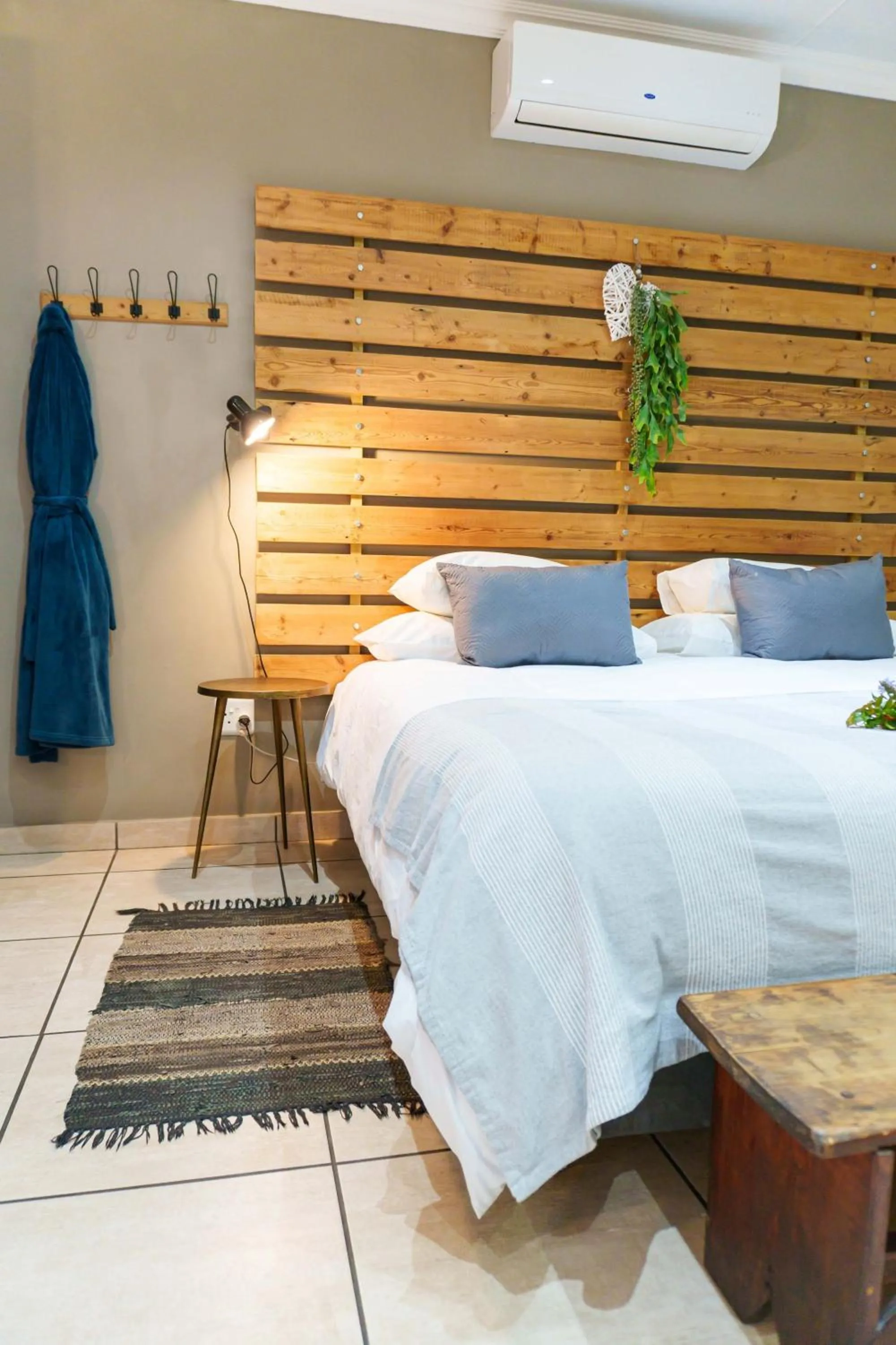 Bed in De Akker Guest House Oudtshoorn