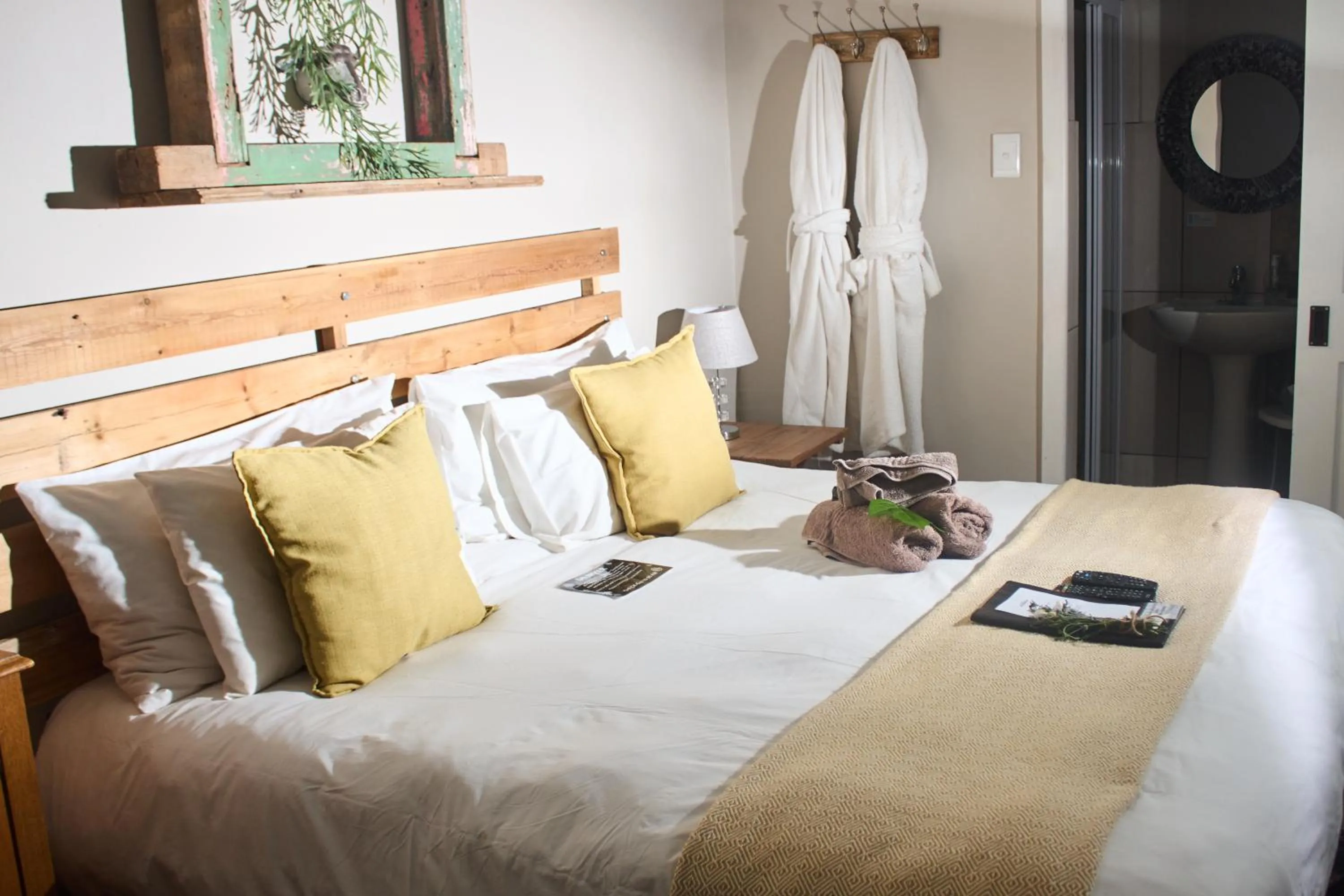 Bed in De Akker Guest House Oudtshoorn