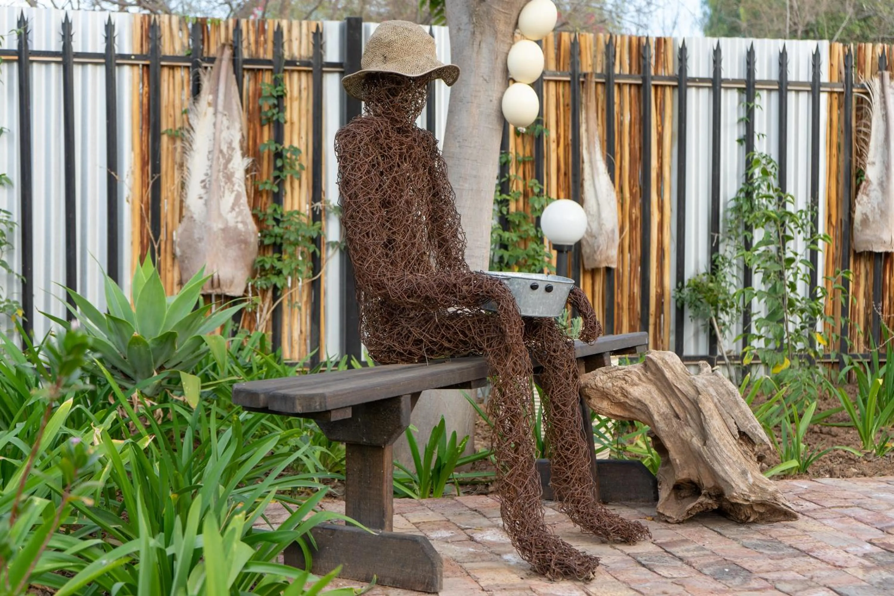 Inner courtyard view in De Akker Guest House Oudtshoorn