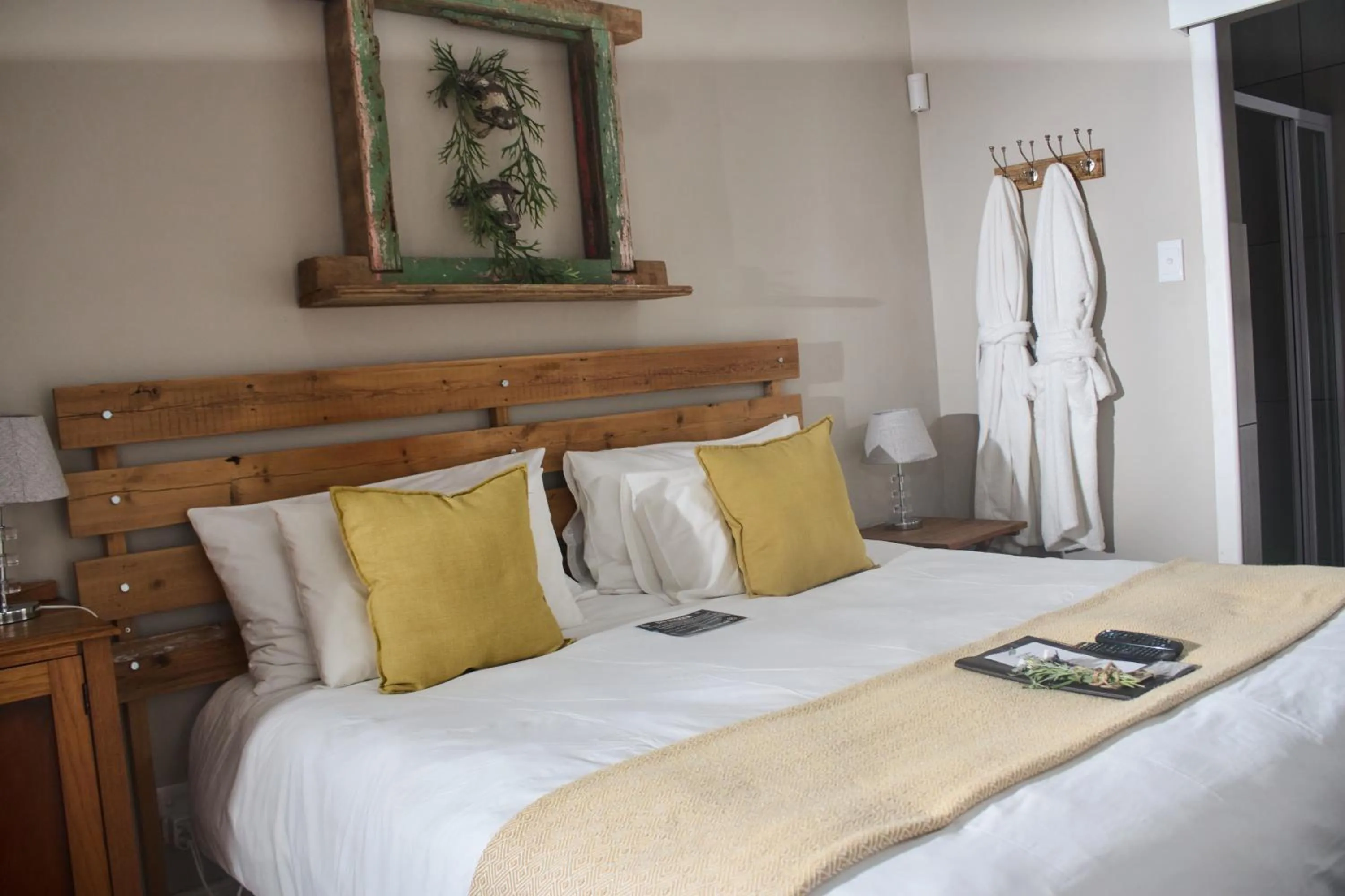 Bed in De Akker Guest House Oudtshoorn