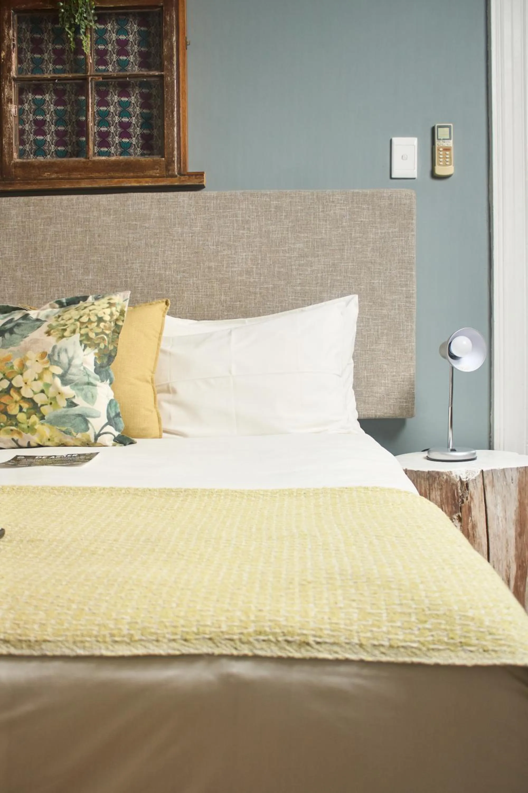 Bed in De Akker Guest House Oudtshoorn