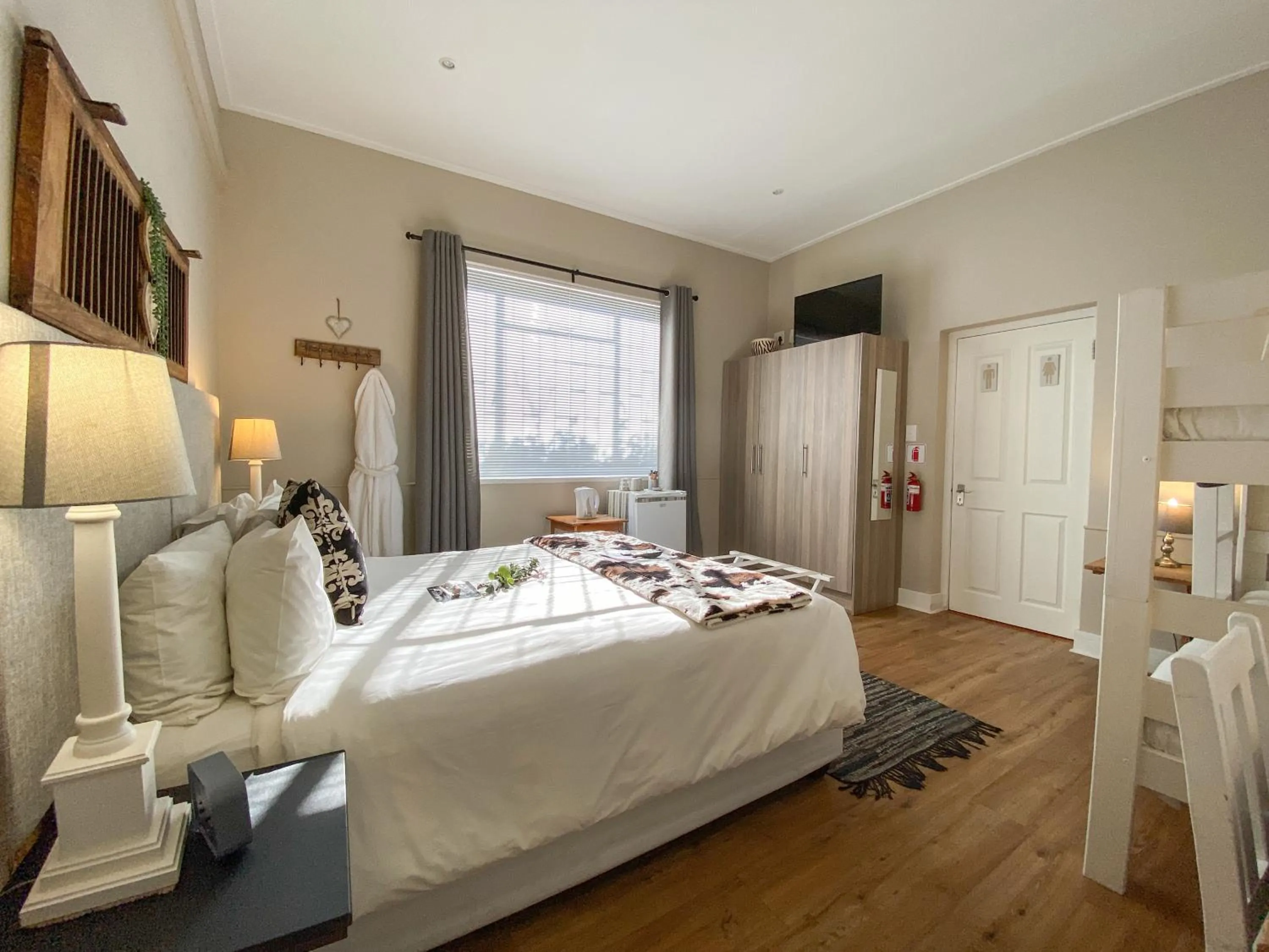 Bedroom, Bed in De Akker Guest House Oudtshoorn