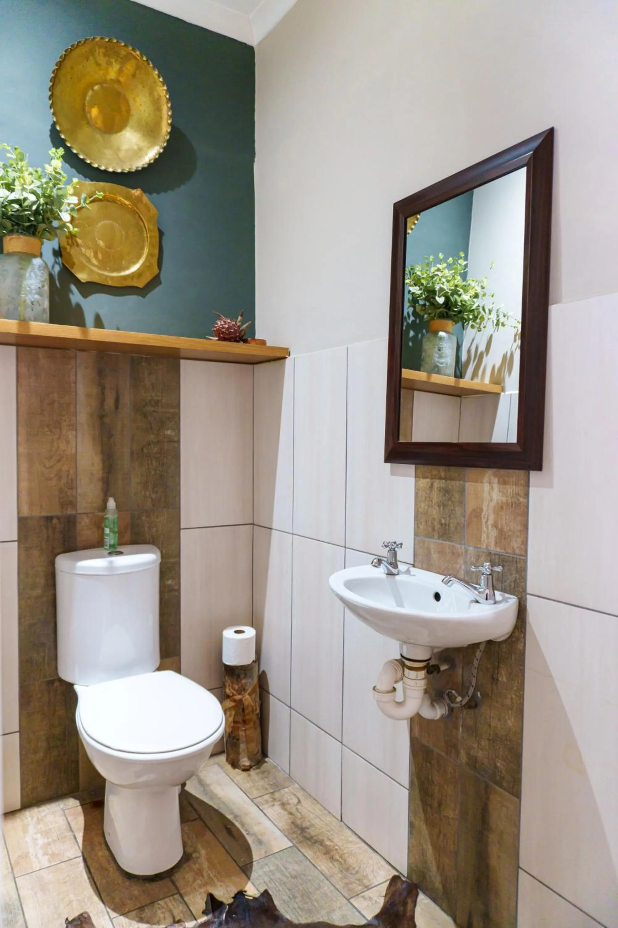 Bathroom in De Akker Guest House Oudtshoorn