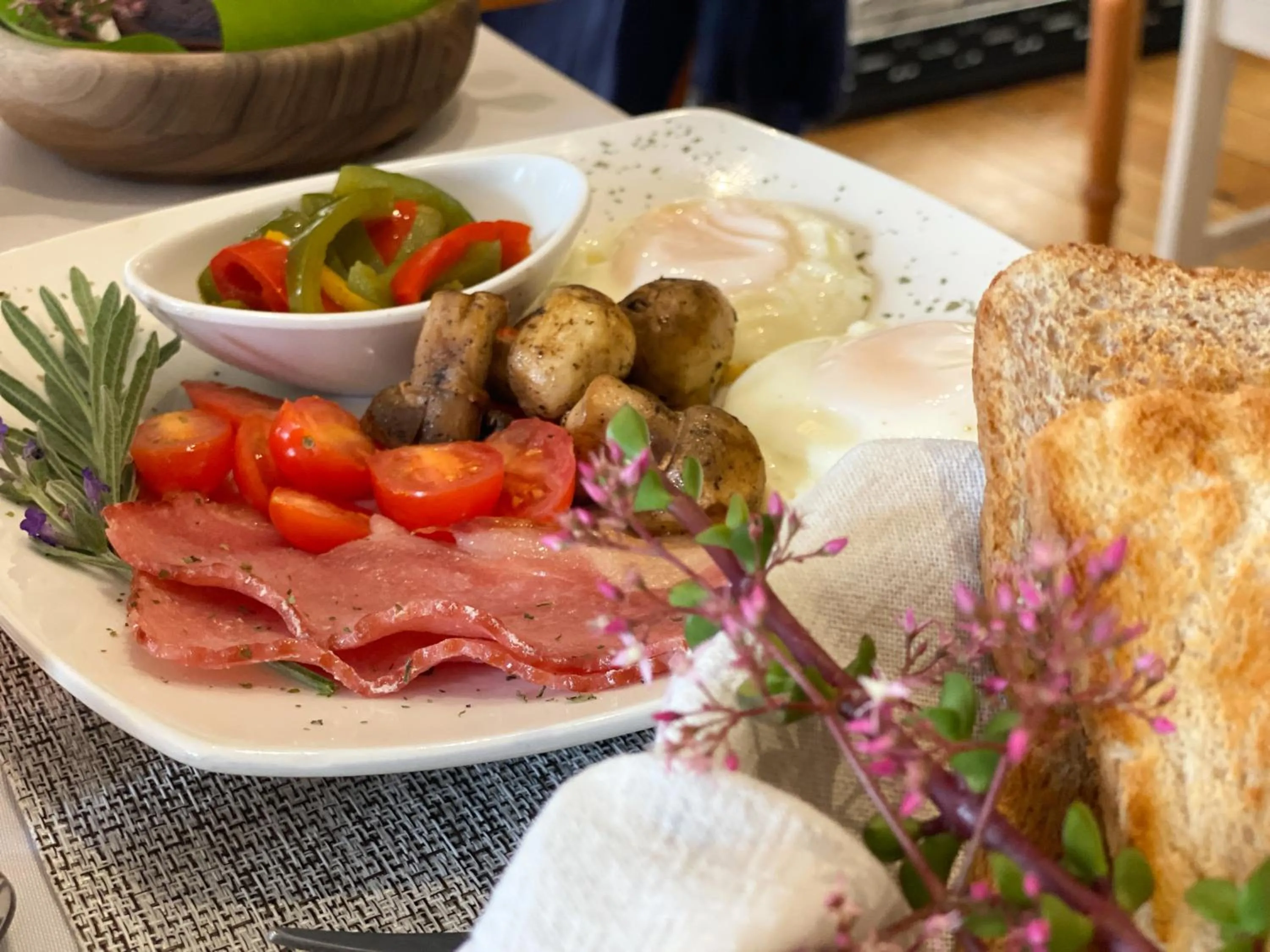 Breakfast in De Akker Guest House Oudtshoorn