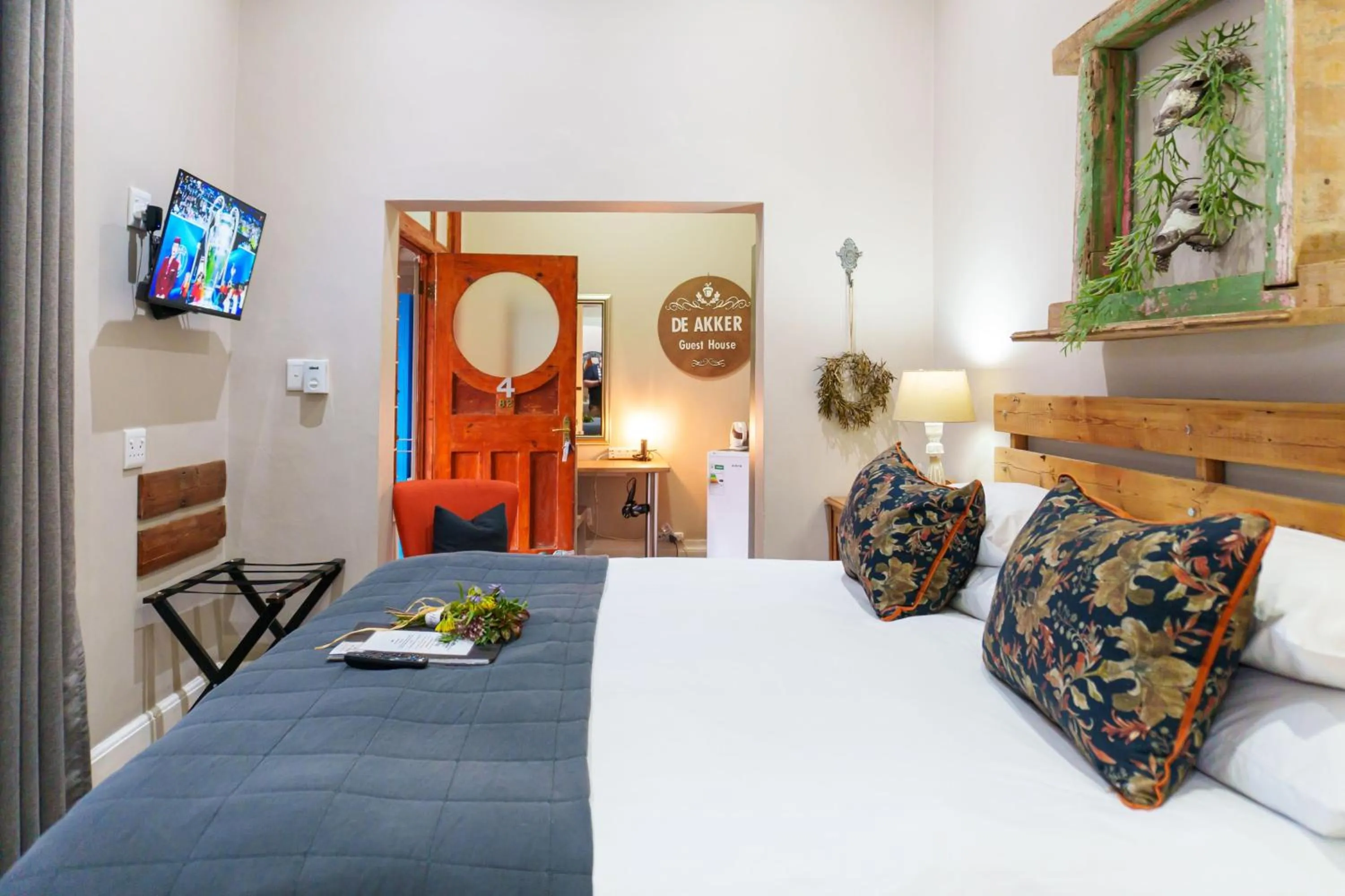 Bedroom, Bed in De Akker Guest House Oudtshoorn