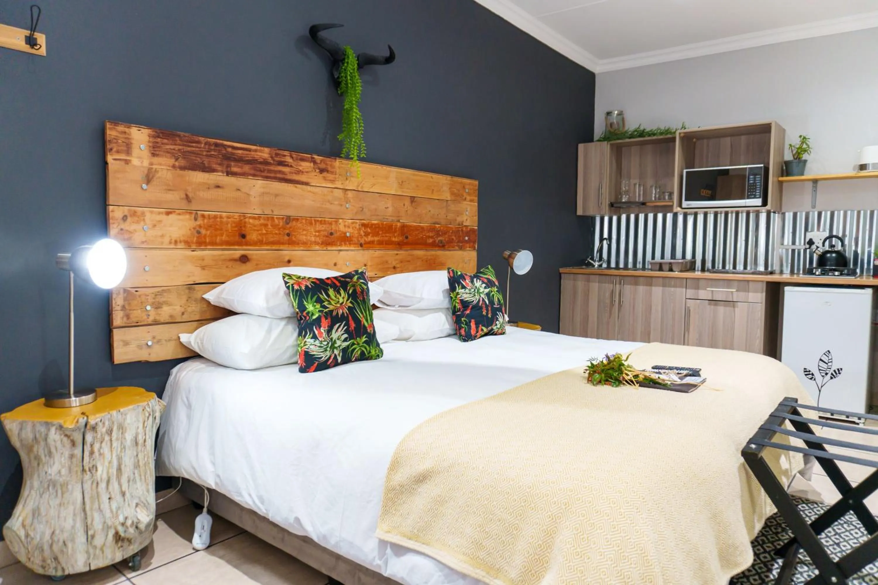 Bedroom, Bed in De Akker Guest House Oudtshoorn