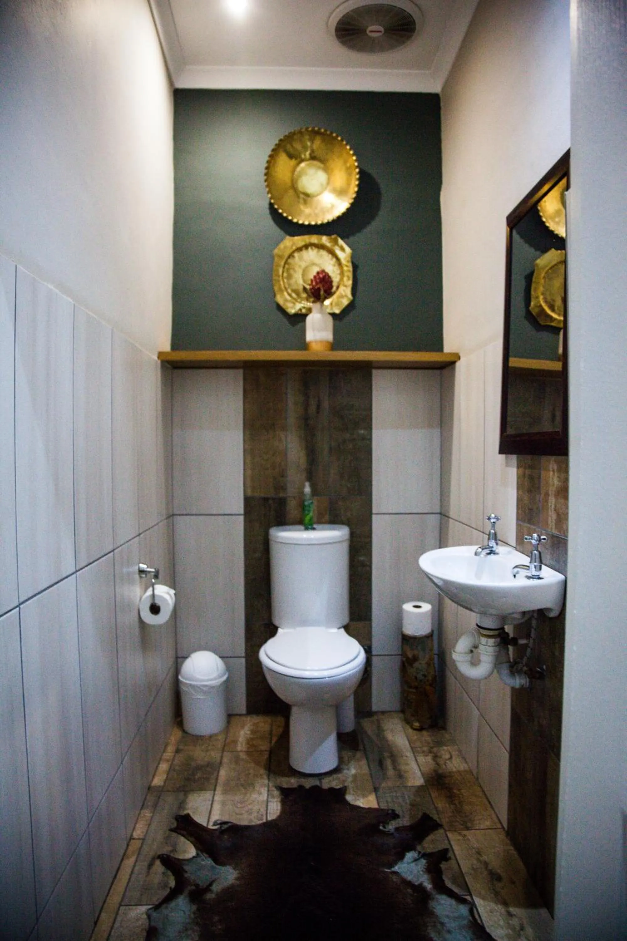 Bathroom in De Akker Guest House Oudtshoorn