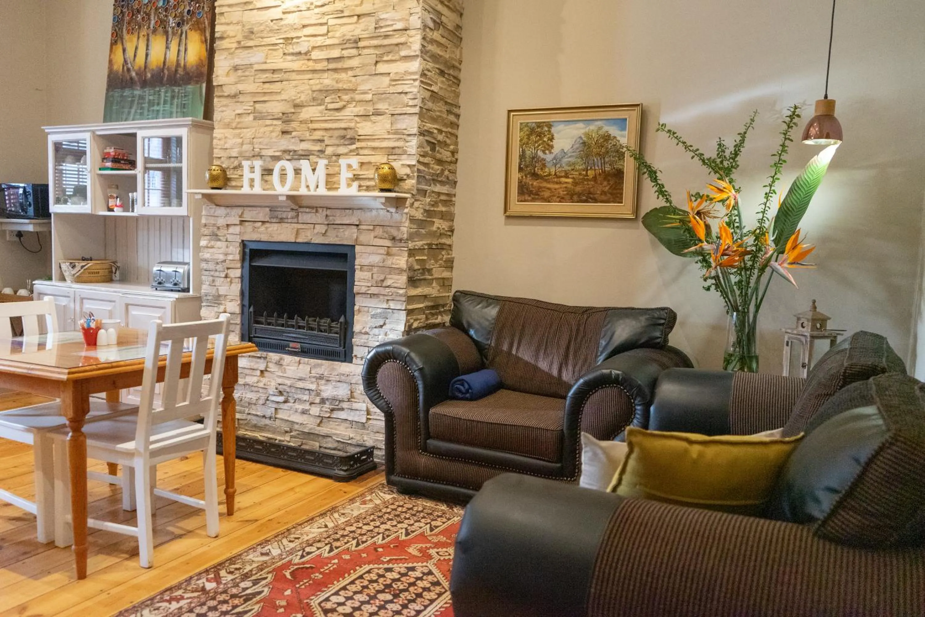 Dining area in De Akker Guest House Oudtshoorn