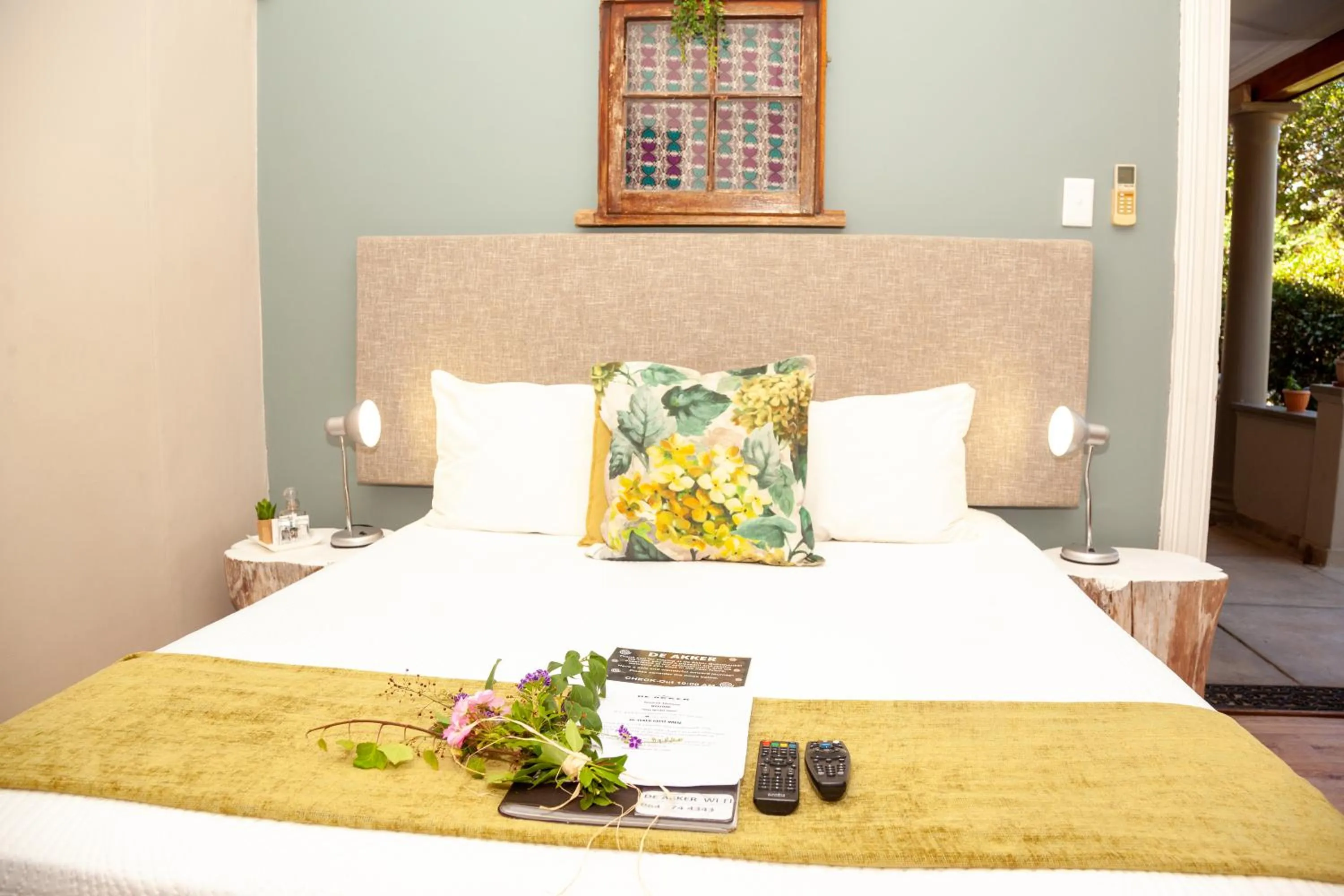 Bedroom, Bed in De Akker Guest House Oudtshoorn