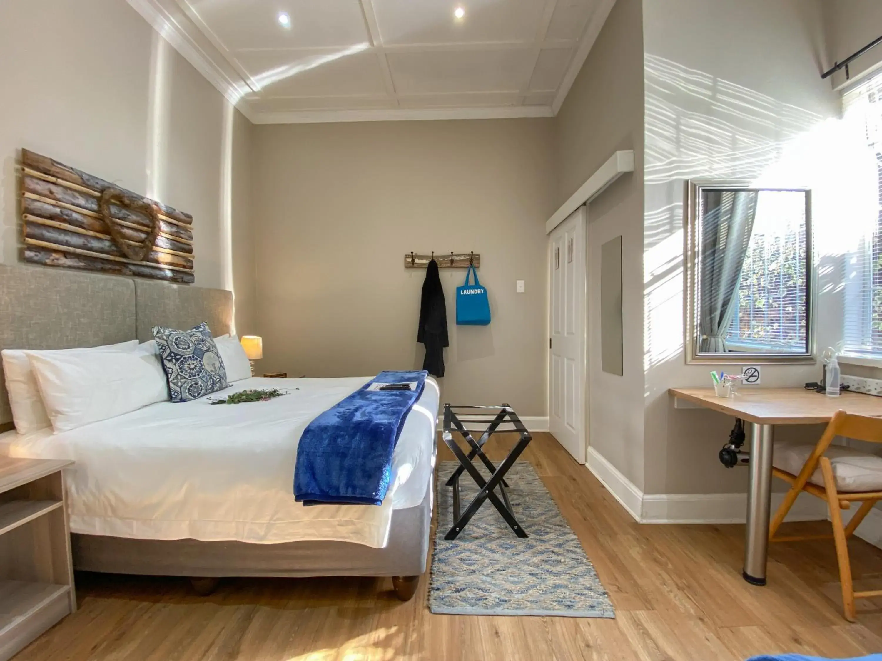 Basic Triple Room - single occupancy in De Akker Guest House Oudtshoorn Basic Triple Room - single occupancy in De Akker Guest House Oudtshoorn