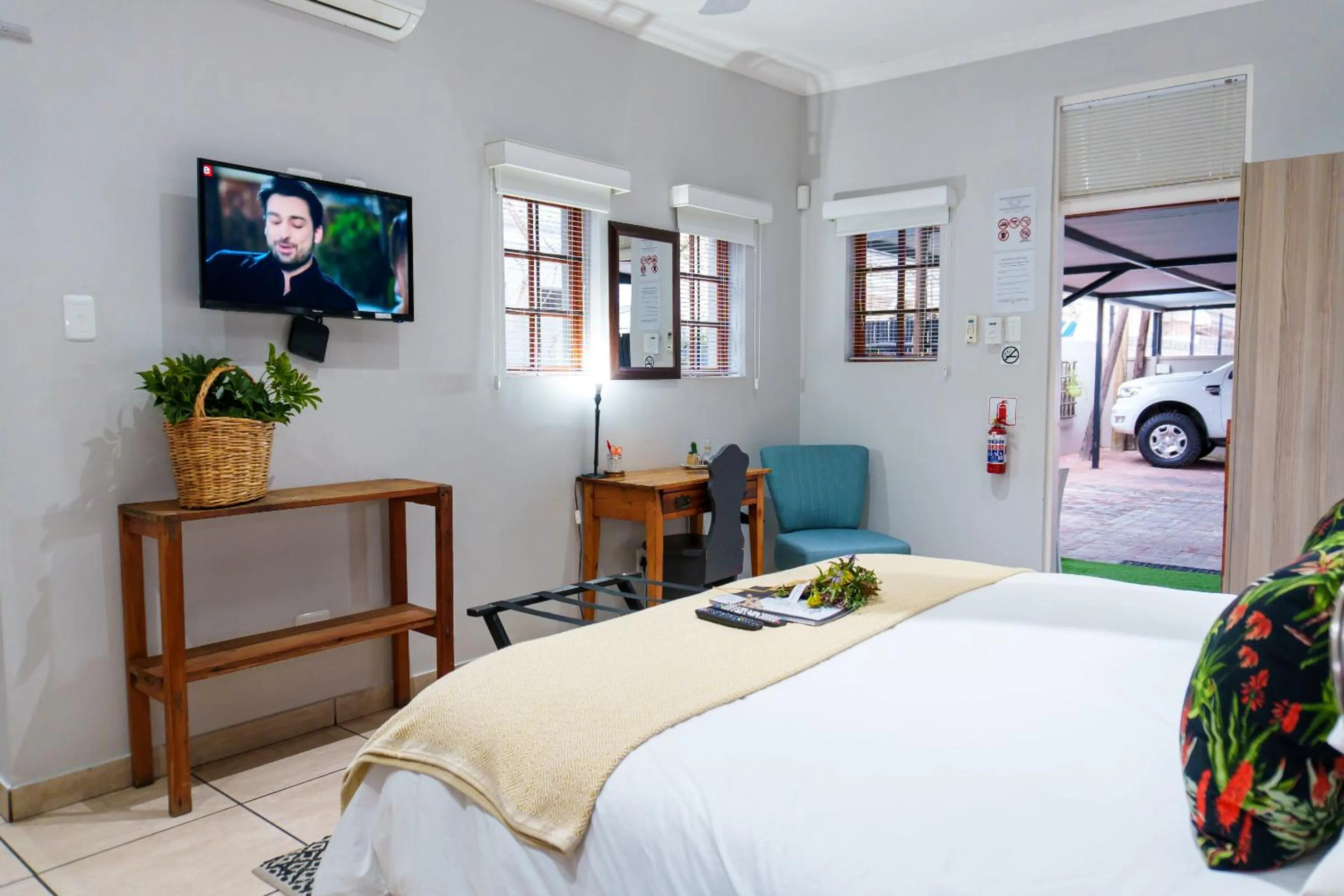 Bedroom, Bed in De Akker Guest House Oudtshoorn