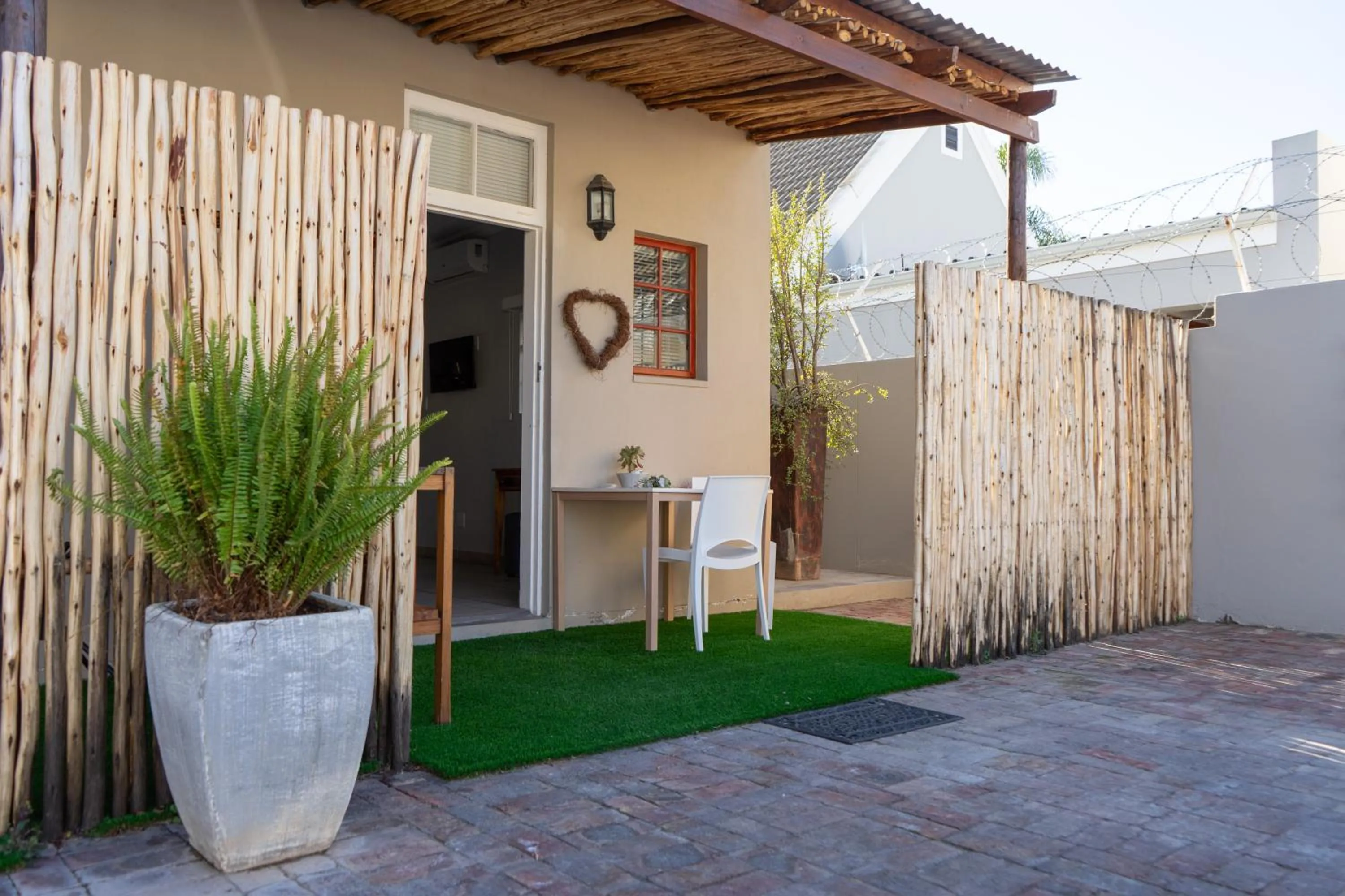Balcony/Terrace in De Akker Guest House Oudtshoorn