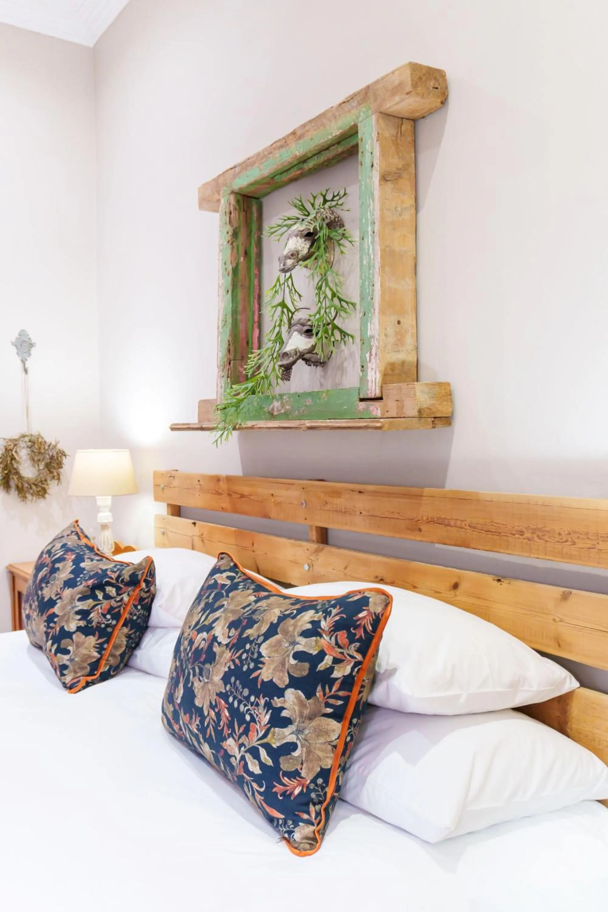 Decorative detail, Bed in De Akker Guest House Oudtshoorn