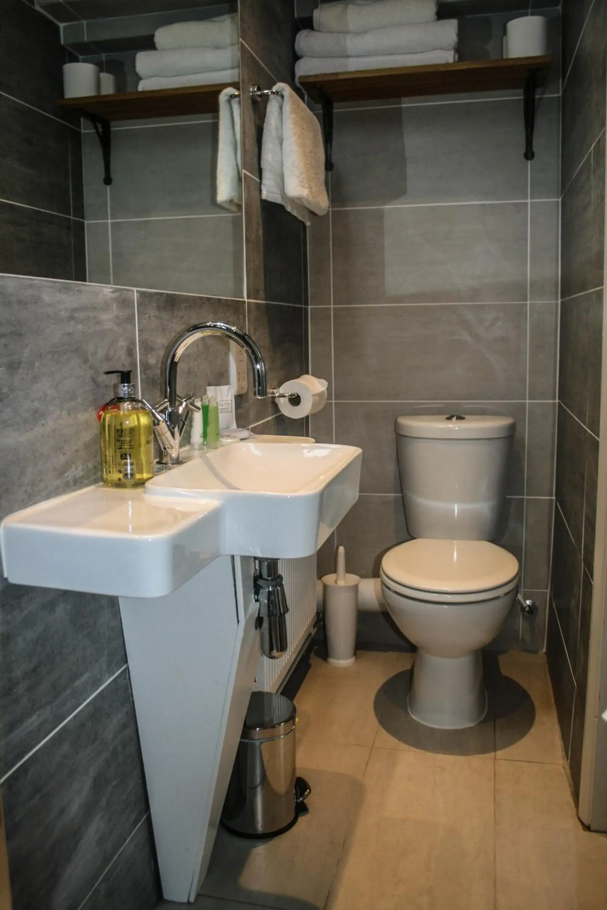 Double Room with Private Bathroom in Bex Rooms Double Room with Private Bathroom in Bex Rooms