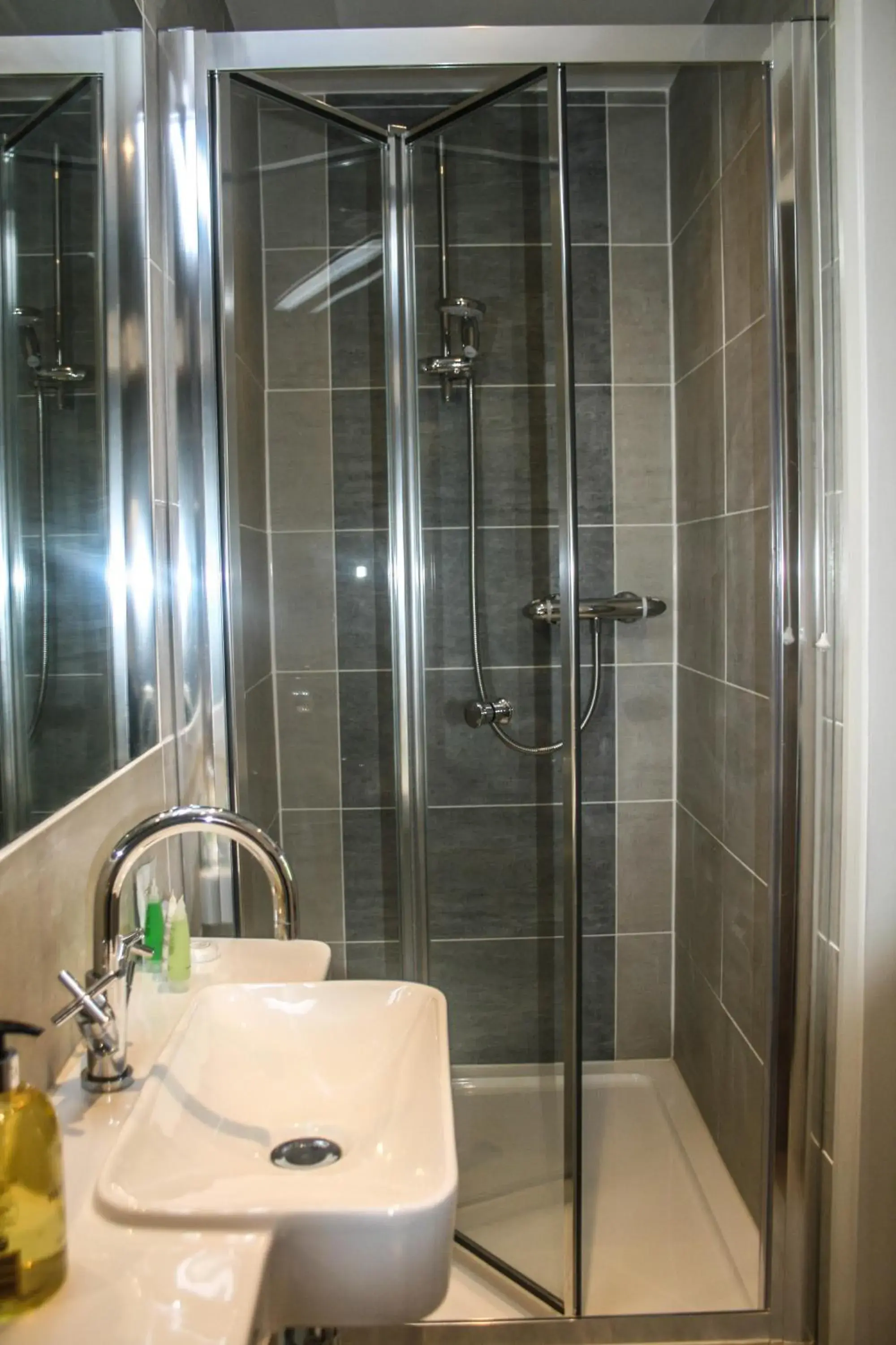 Double Room with Private Bathroom in Bex Rooms Double Room with Private Bathroom in Bex Rooms