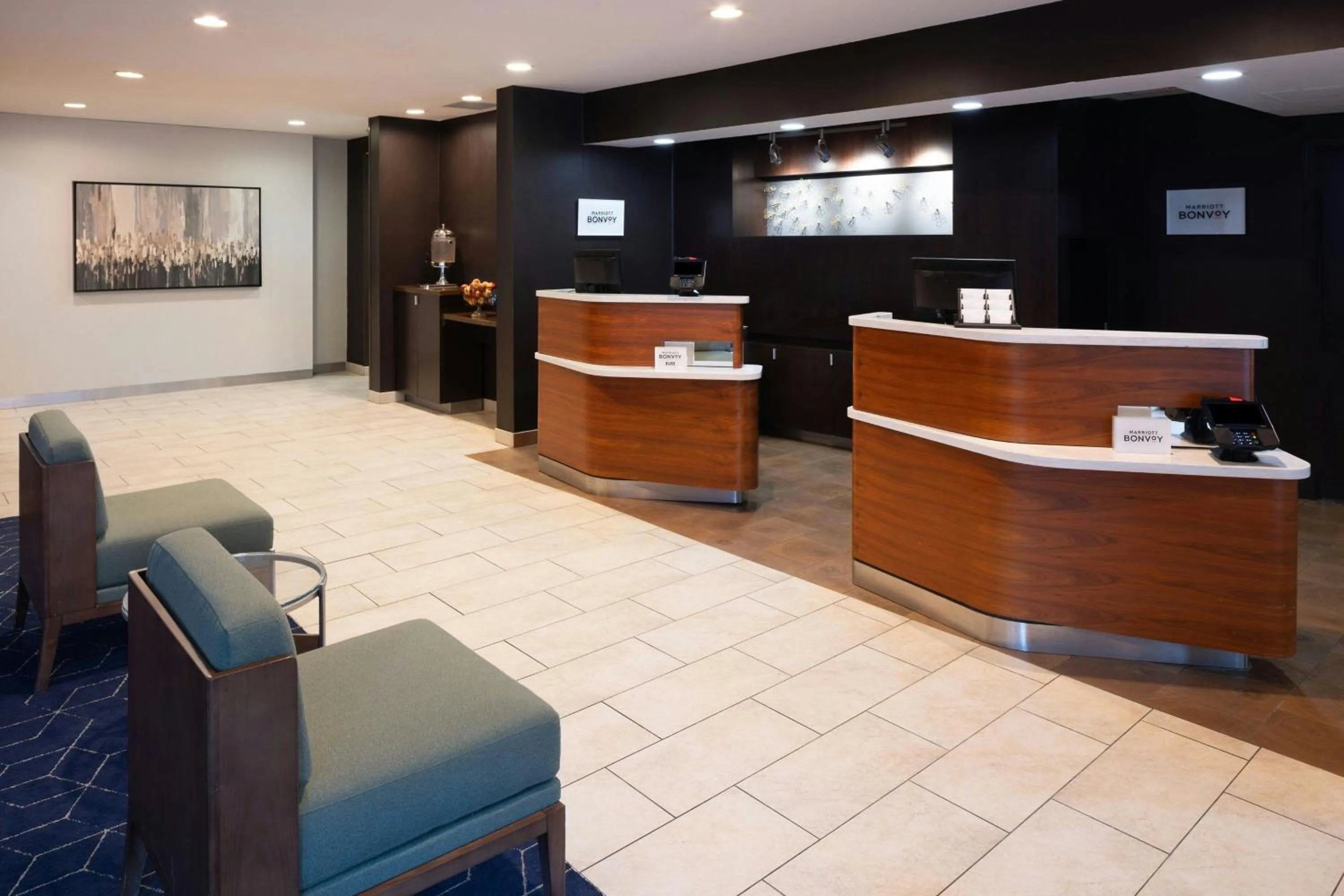 Lobby or reception in Courtyard Burlington Williston