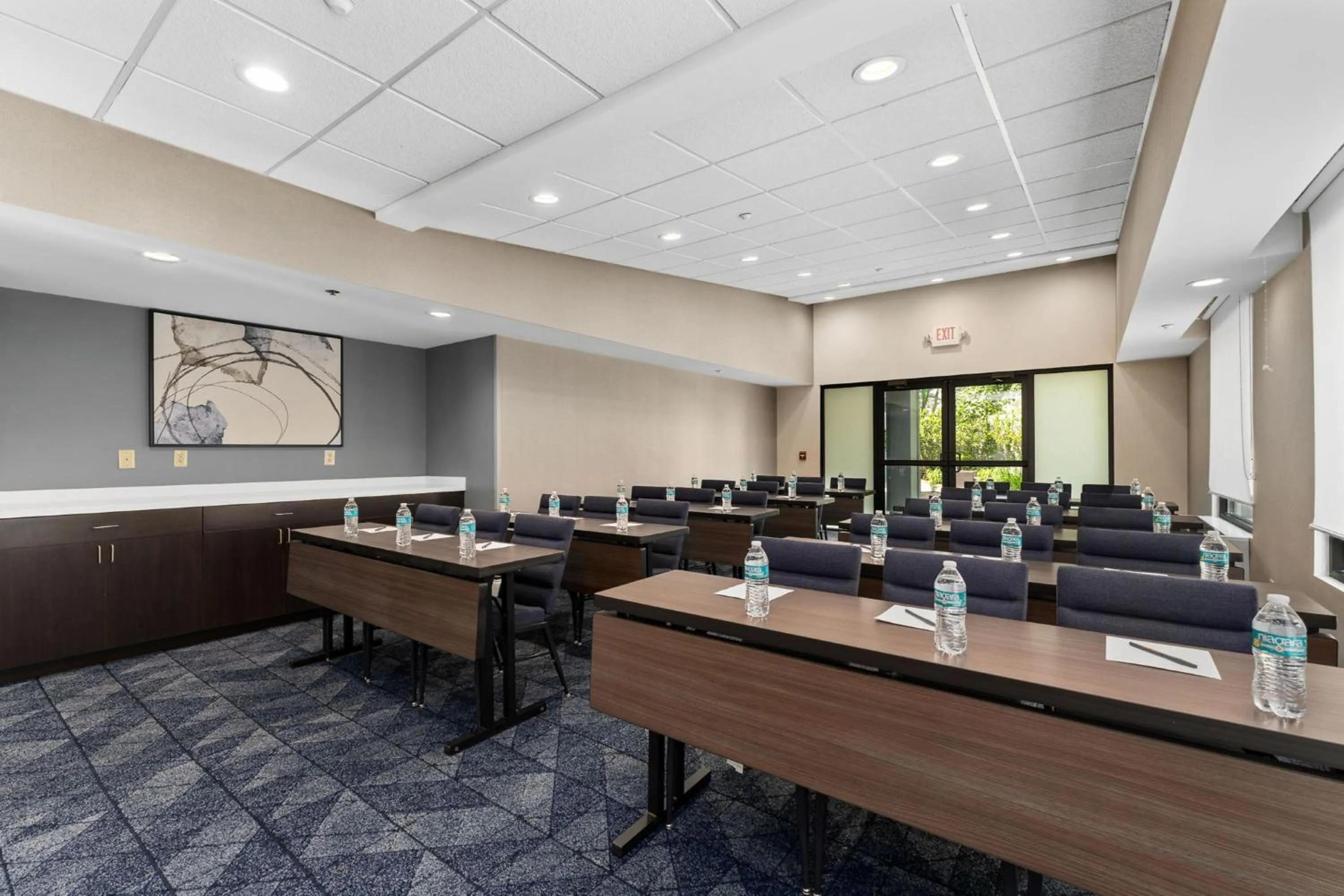 Meeting/conference room in Courtyard Burlington Williston