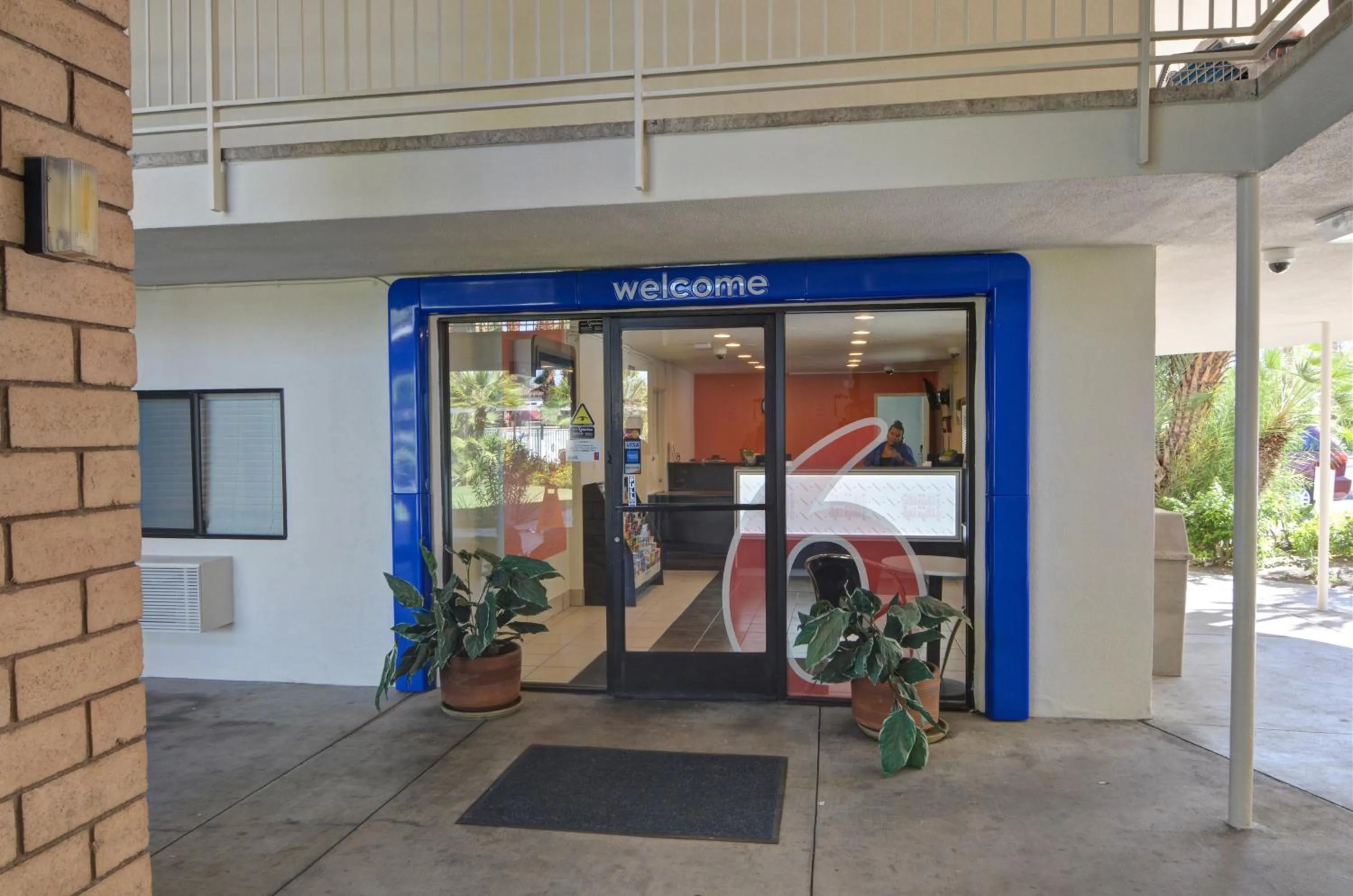 Facade/entrance in Motel 6-Palm Springs, CA - East - Palm Canyon