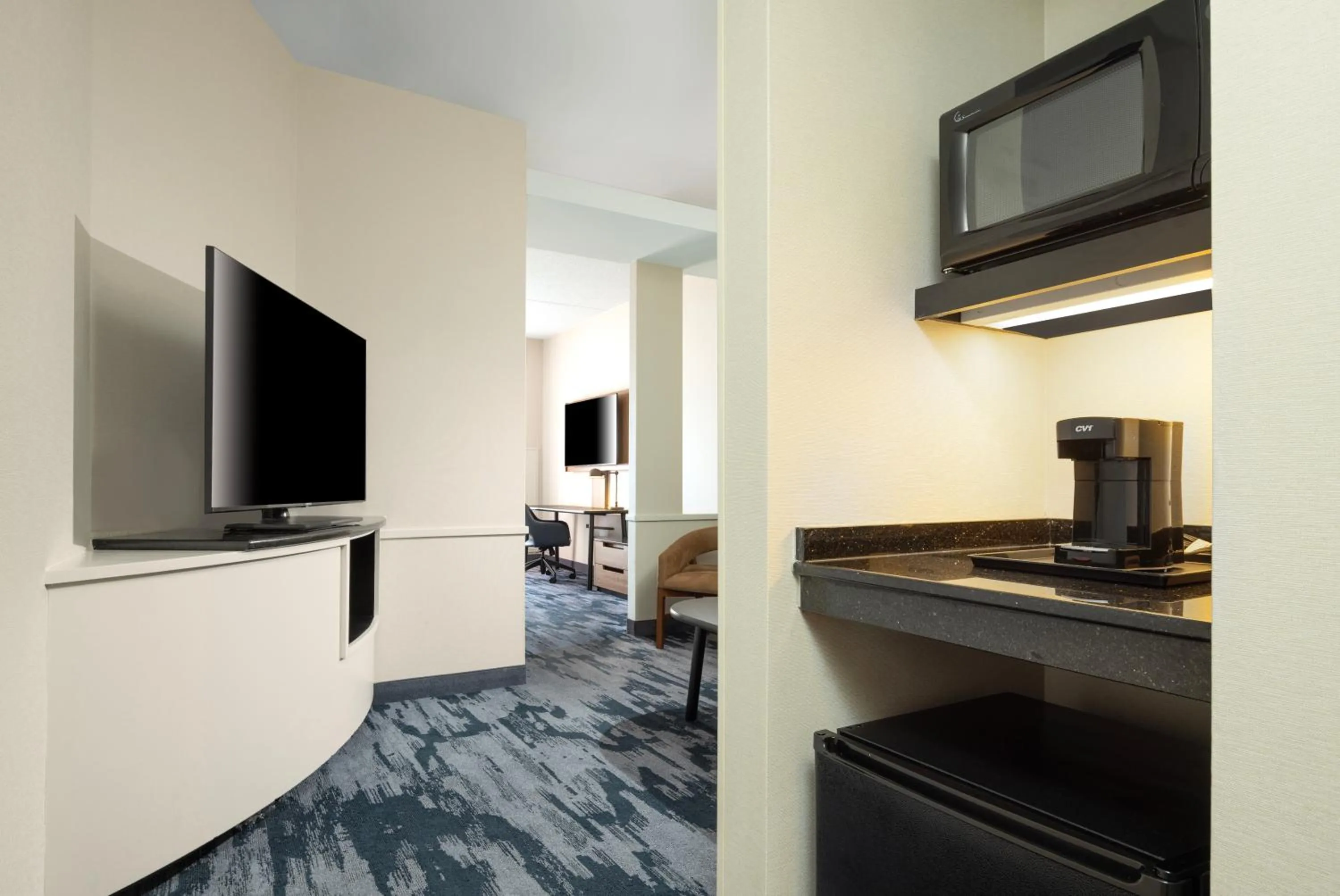TV and multimedia in Fairfield Inn & Suites – Buffalo Airport