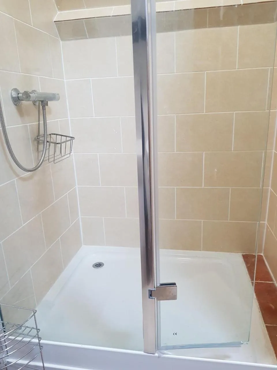 Shower in James John Hamilton House and backpacker hostel
