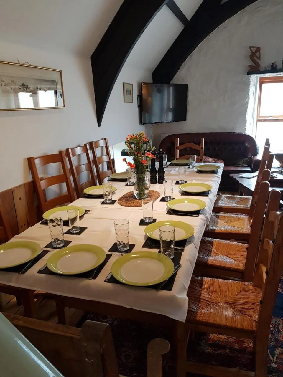 Dining area in James John Hamilton House and backpacker hostel