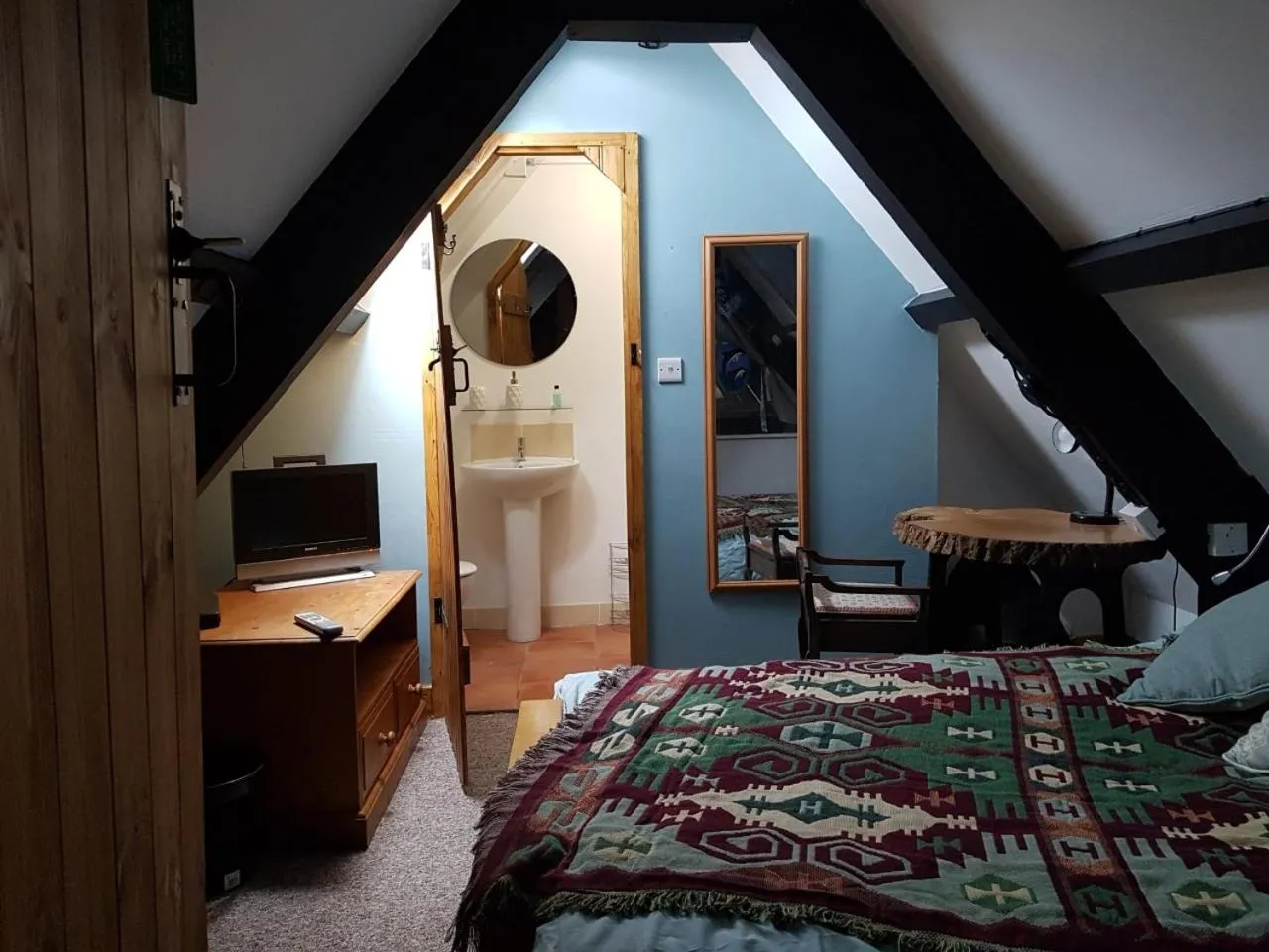 Photo of the whole room, Bed in James John Hamilton House and backpacker hostel