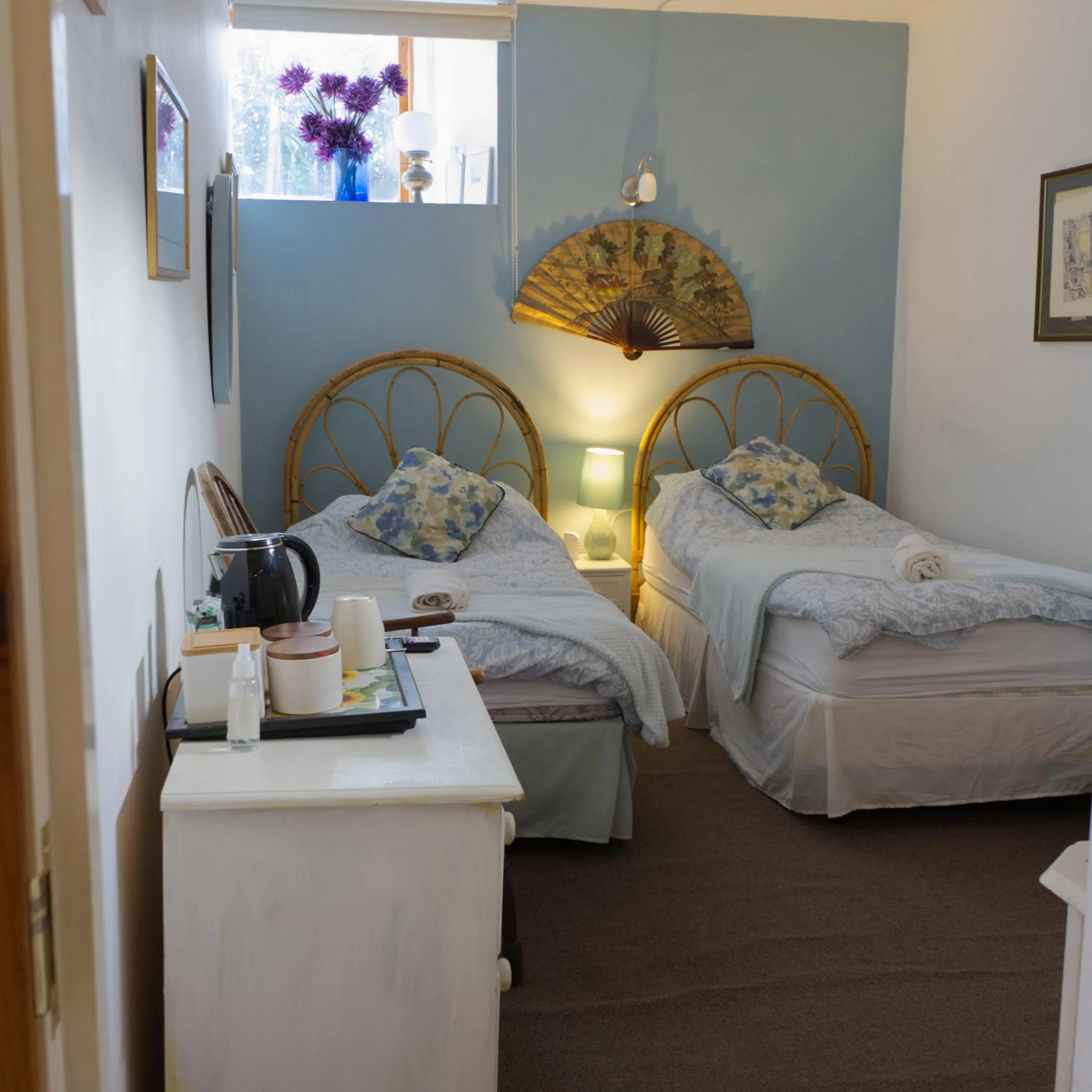Bed in James John Hamilton House and backpacker hostel