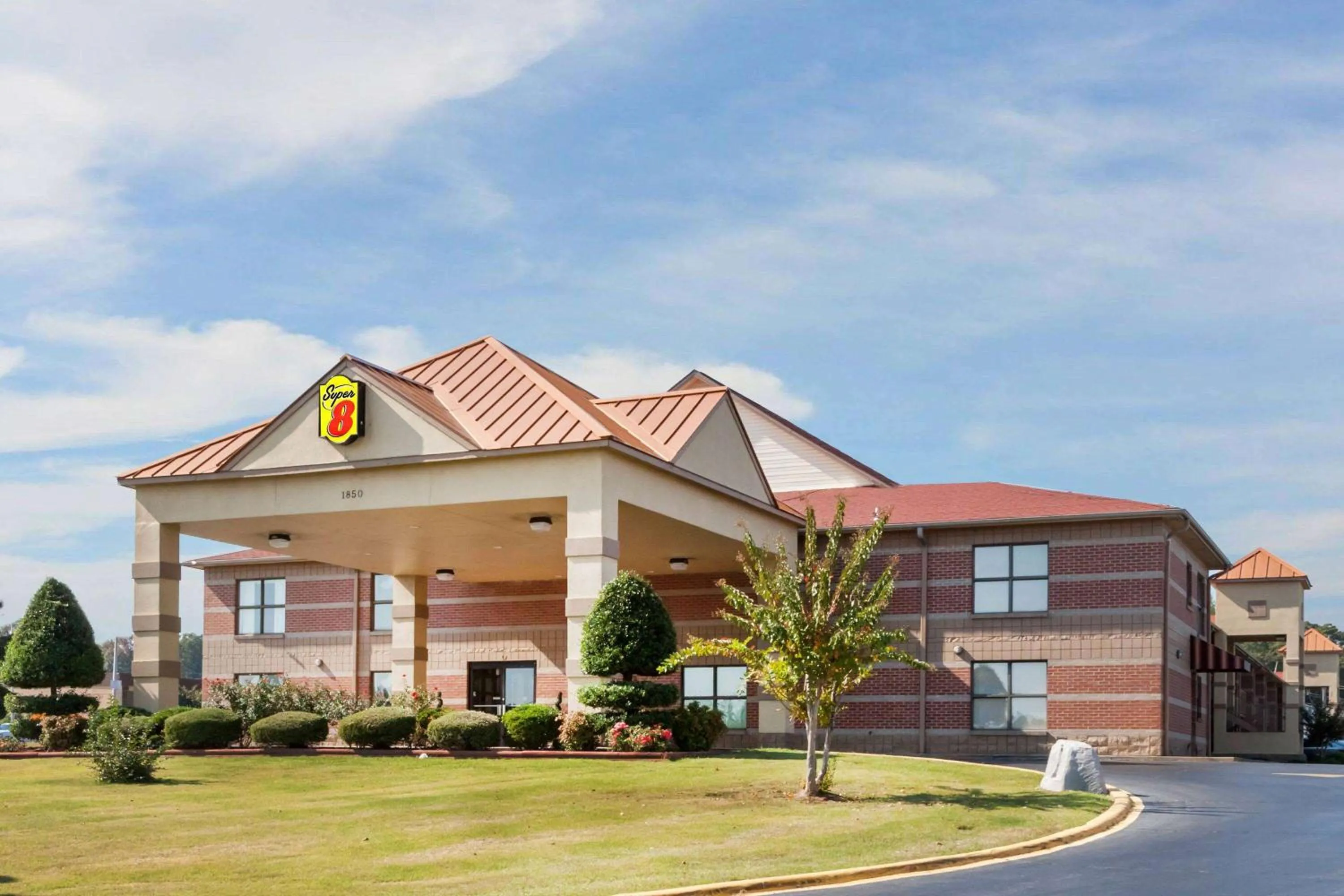 Property building in Super 8 by Wyndham Jacksonville AR