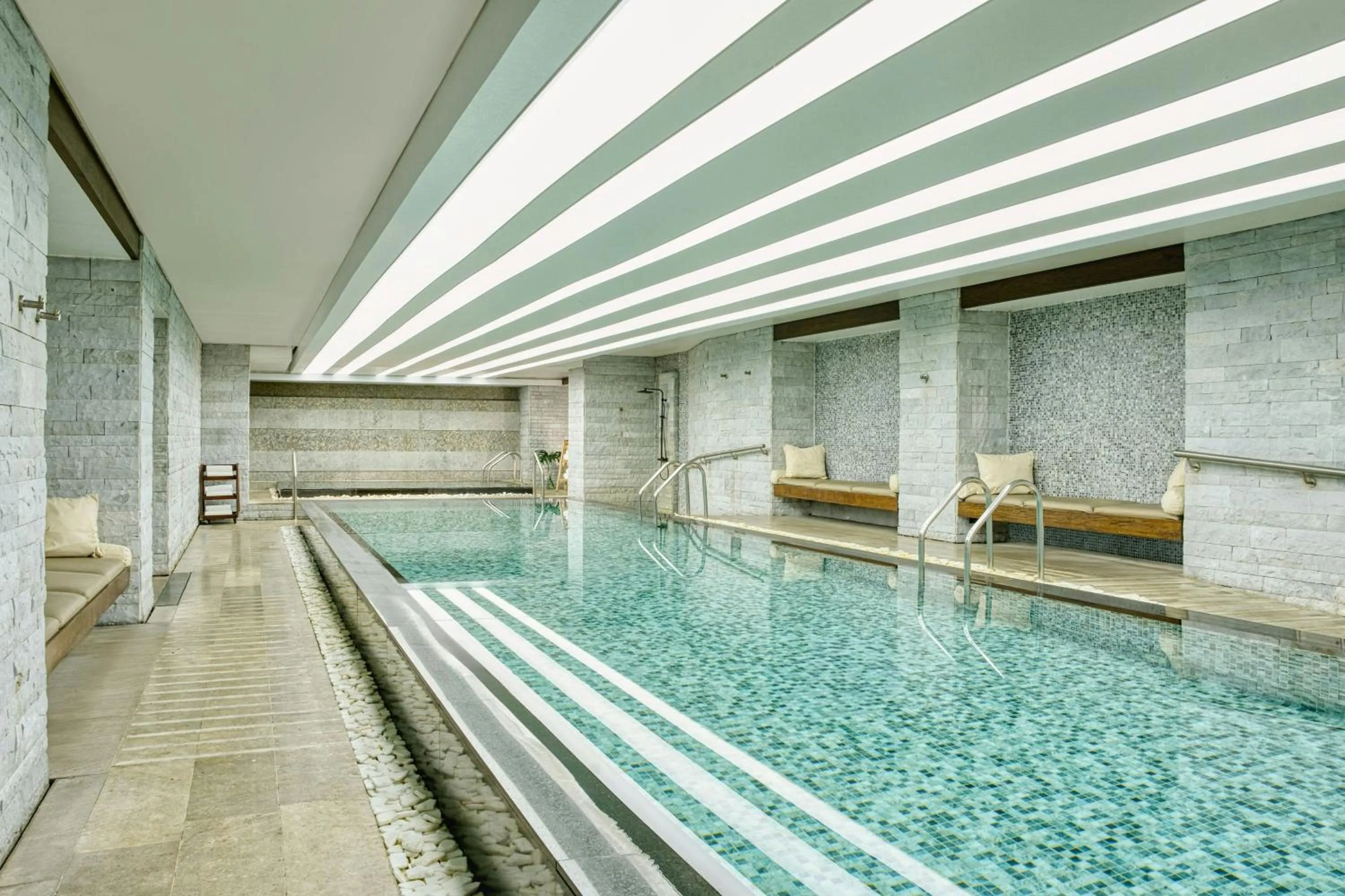 Swimming pool in JW Marriott Hotel Bogotá