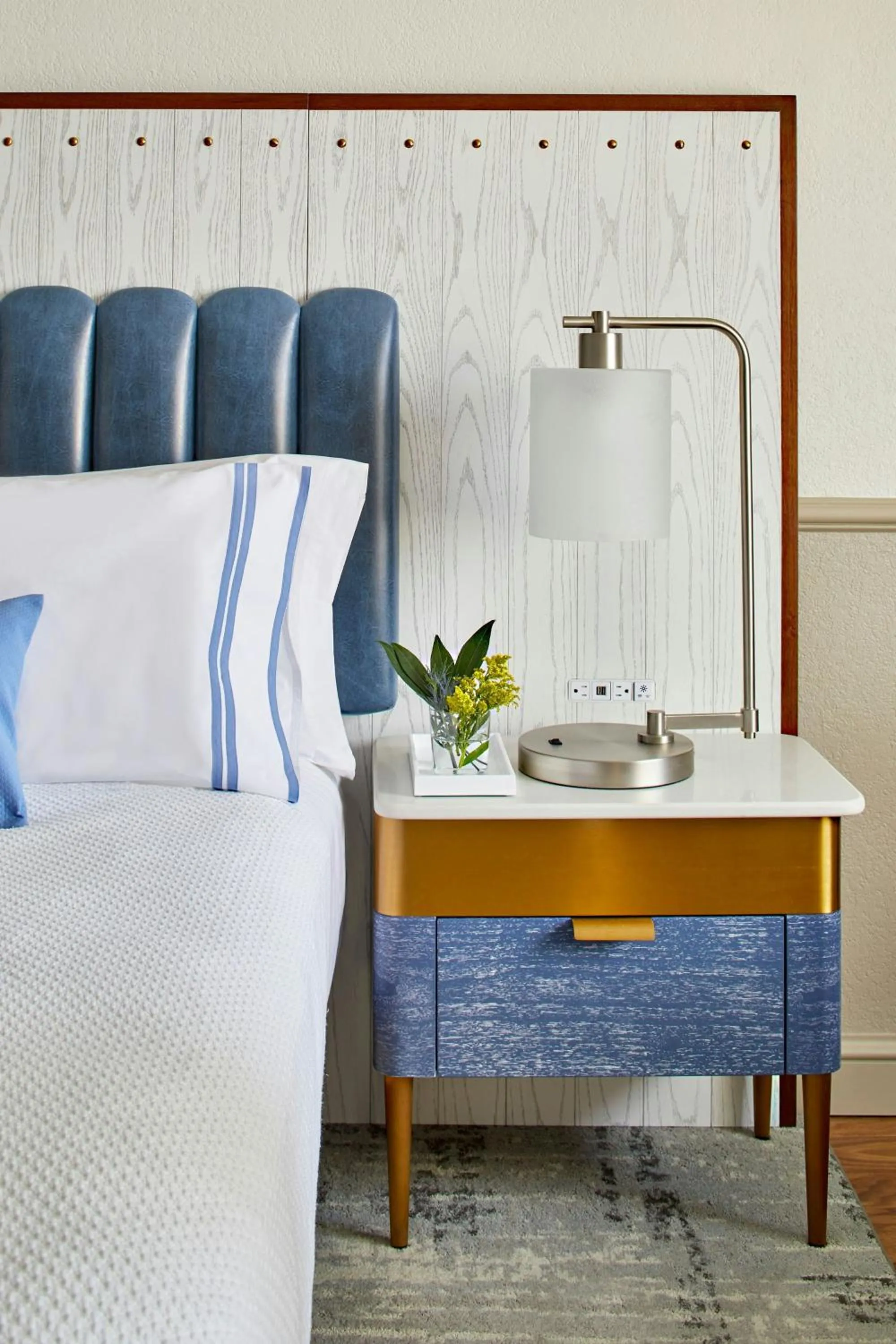 Photo of the whole room, Bed in Annapolis Waterfront Hotel, Autograph Collection