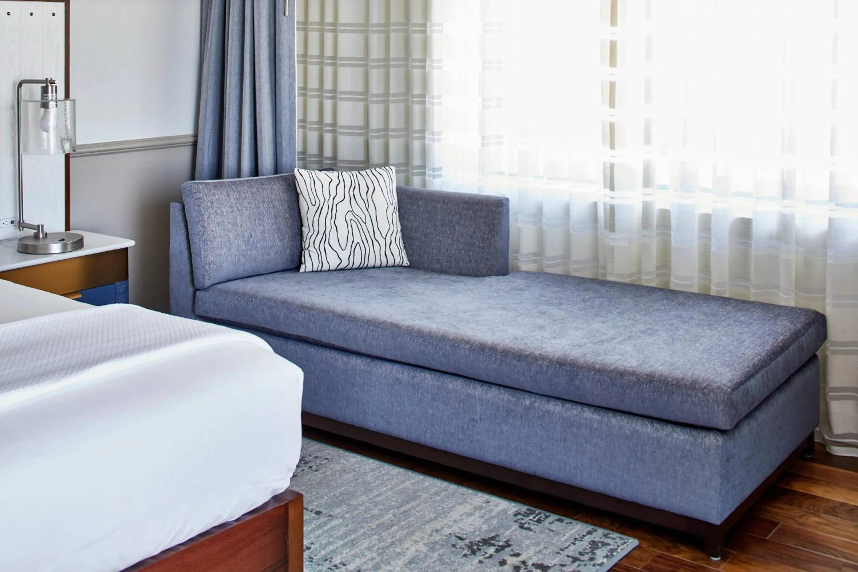 Photo of the whole room, Bed in Annapolis Waterfront Hotel, Autograph Collection