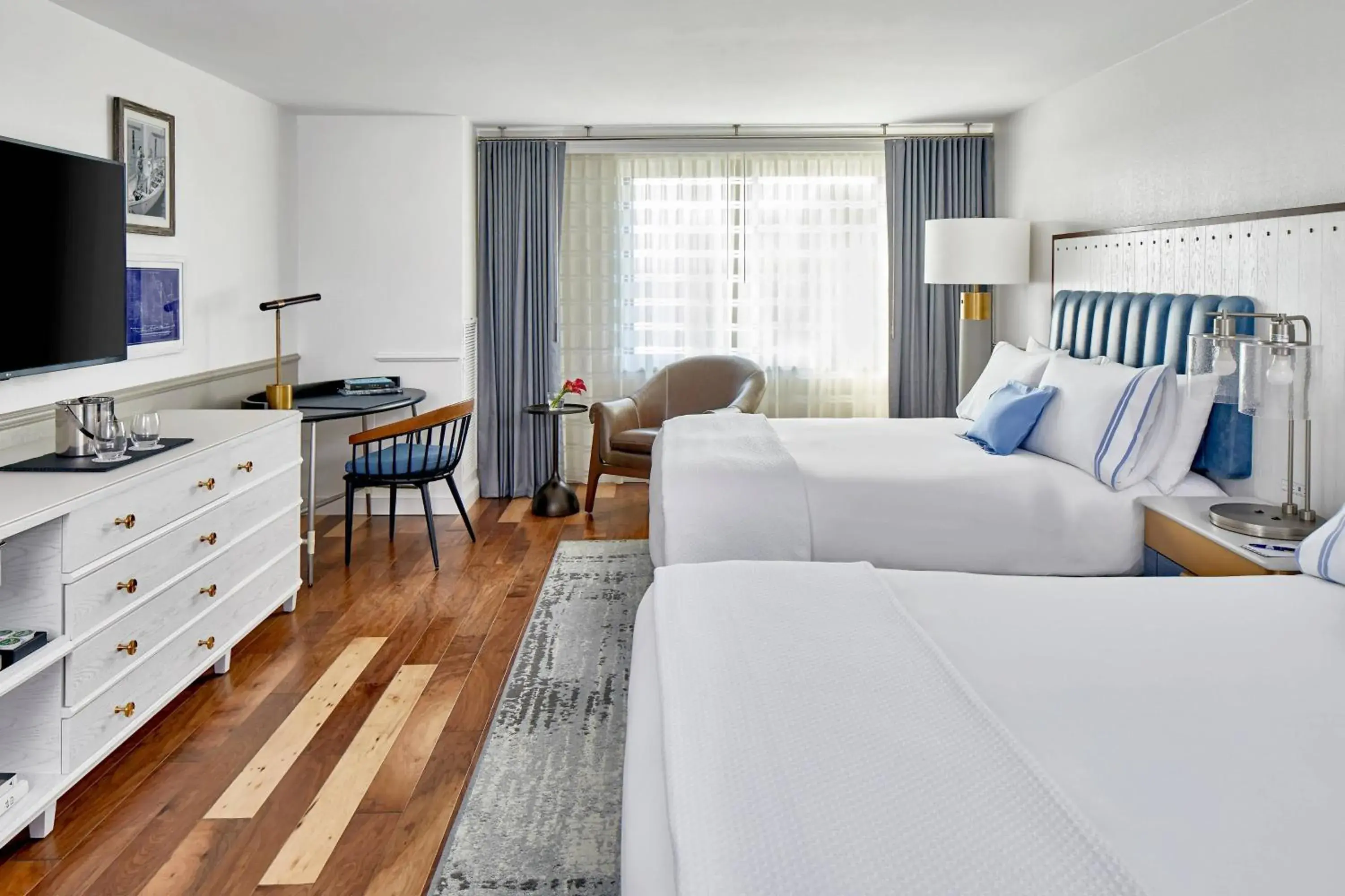 Photo of the whole room, Bed in Annapolis Waterfront Hotel, Autograph Collection Photo of the whole room, Bed in Annapolis Waterfront Hotel, Autograph Collection