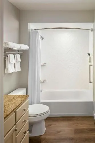 Bathroom in TownePlace Suites Bowie Town Center