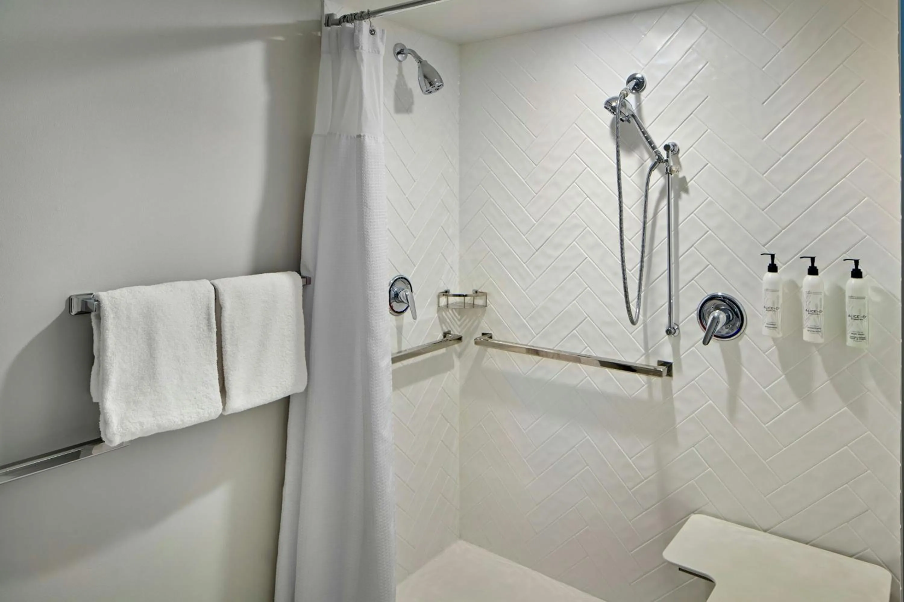Bathroom in TownePlace Suites Bowie Town Center