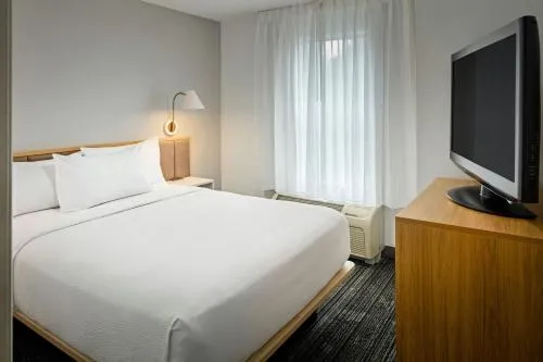 Bedroom, Bed in TownePlace Suites Bowie Town Center