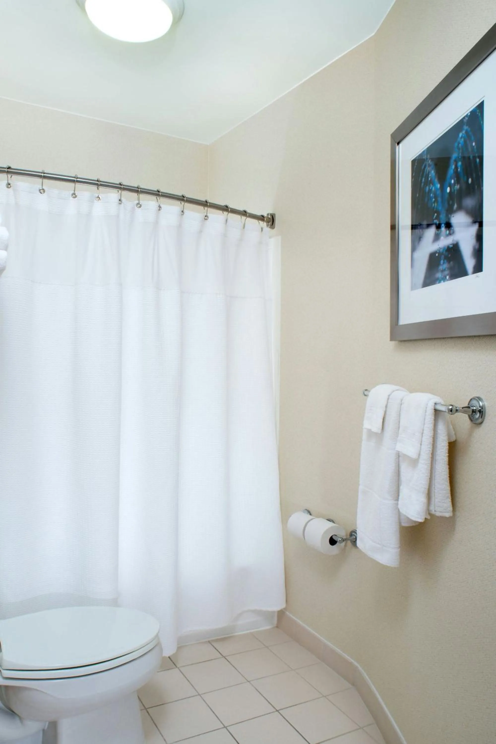 Bathroom in SpringHill Suites by Marriott Annapolis