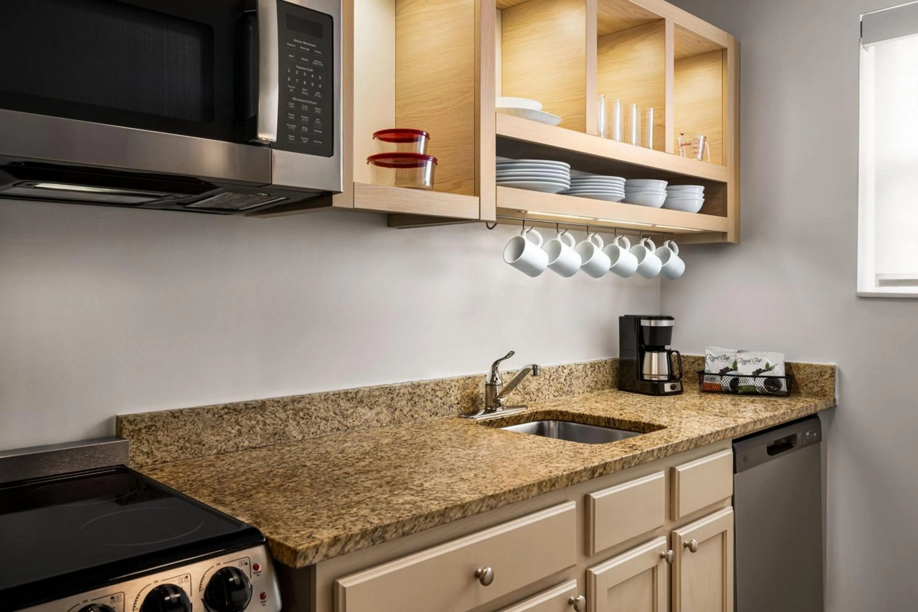 Bedroom in TownePlace Suites by Marriott Fort Meade National Business Park