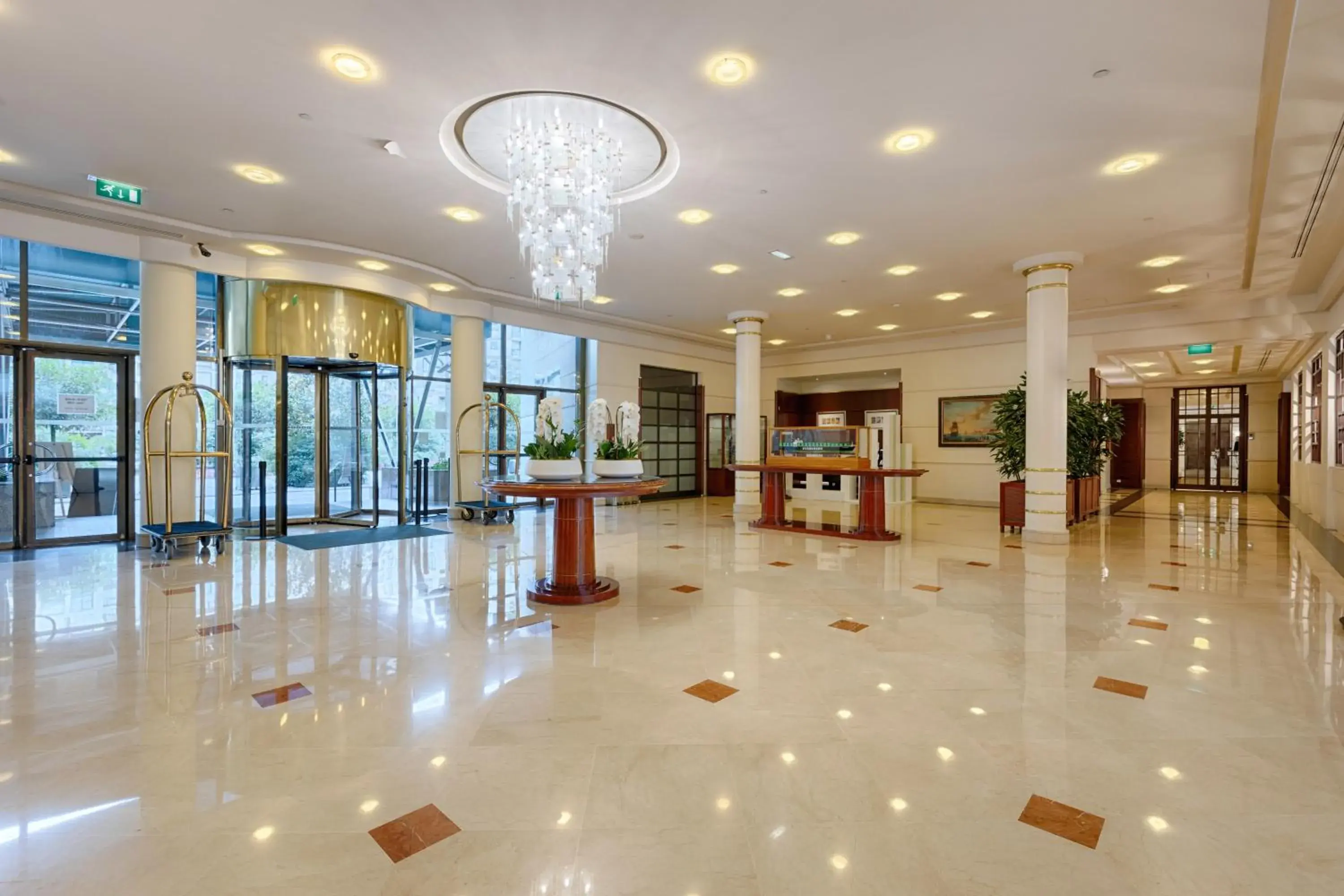 Lobby or reception in Occidental Paris Levallois Lobby or reception in Occidental Paris Levallois