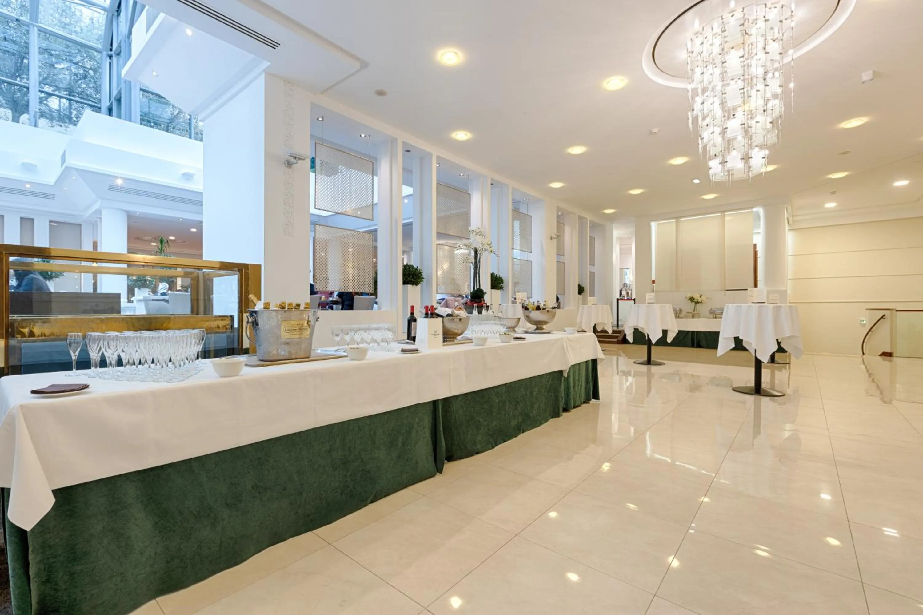 Banquet/Function facilities in Occidental Paris Levallois