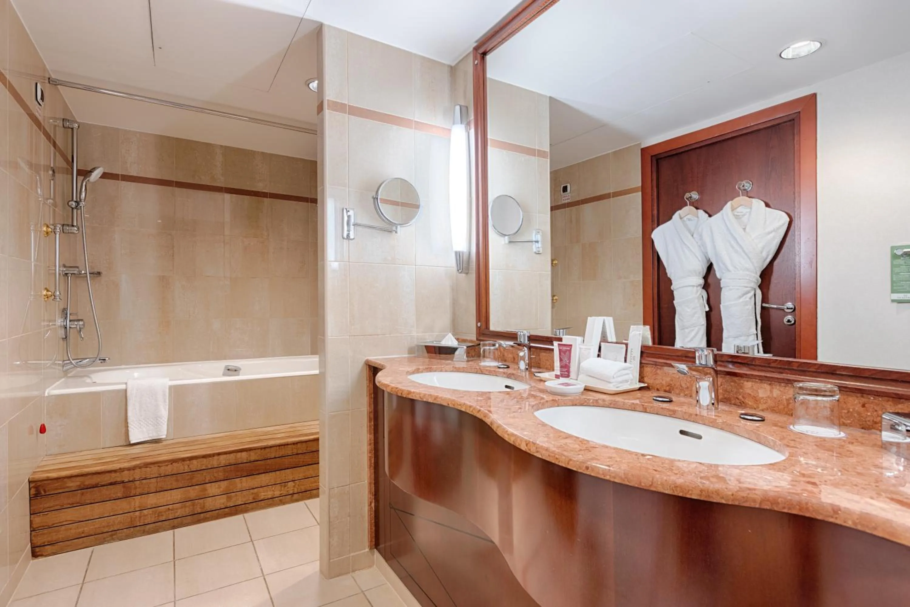 Shower in Occidental Paris Levallois