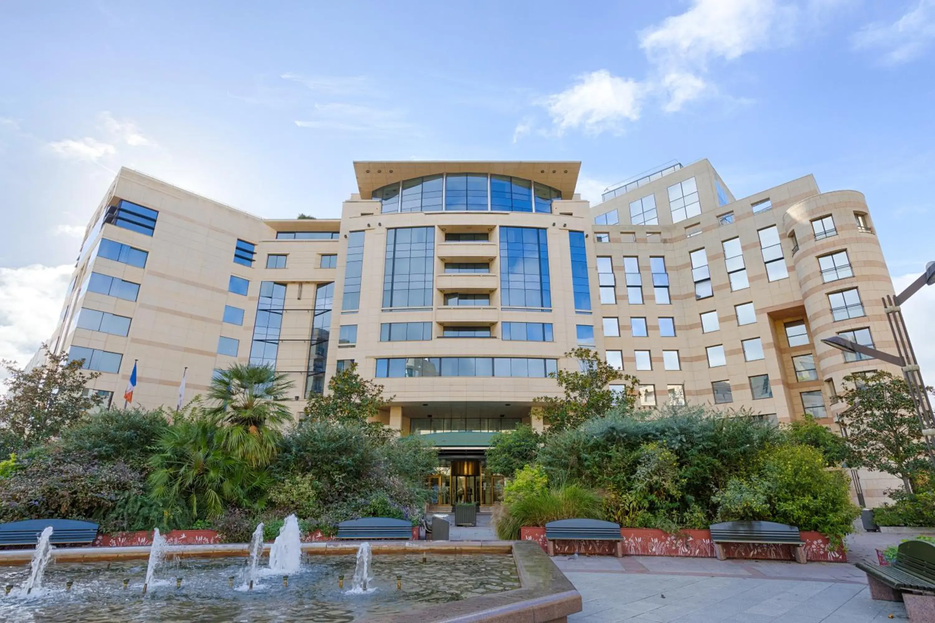 Property building in Occidental Paris Levallois Property building in Occidental Paris Levallois