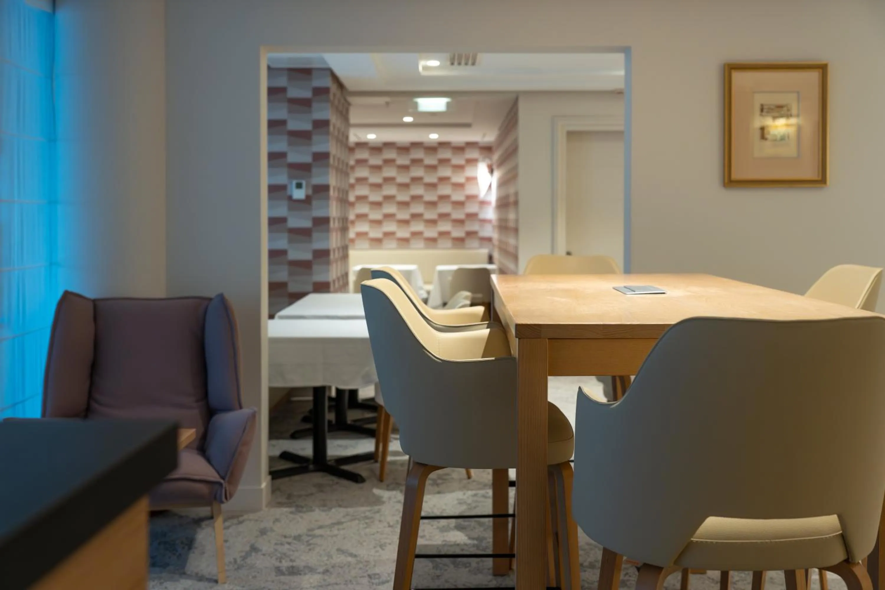 Seating area in Evergreen Laurel Hotel