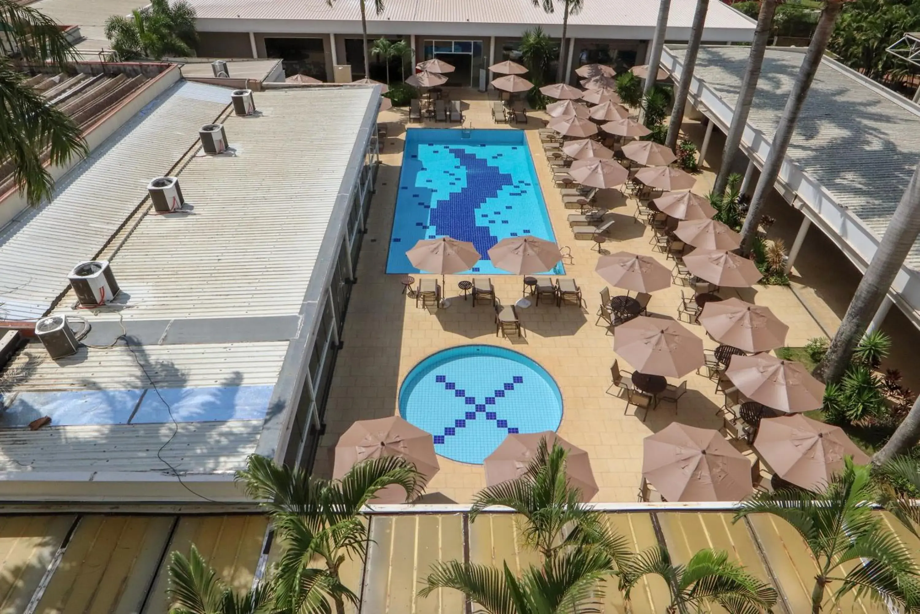 Pool view in Hotel Premium Campinas Pool view in Hotel Premium Campinas