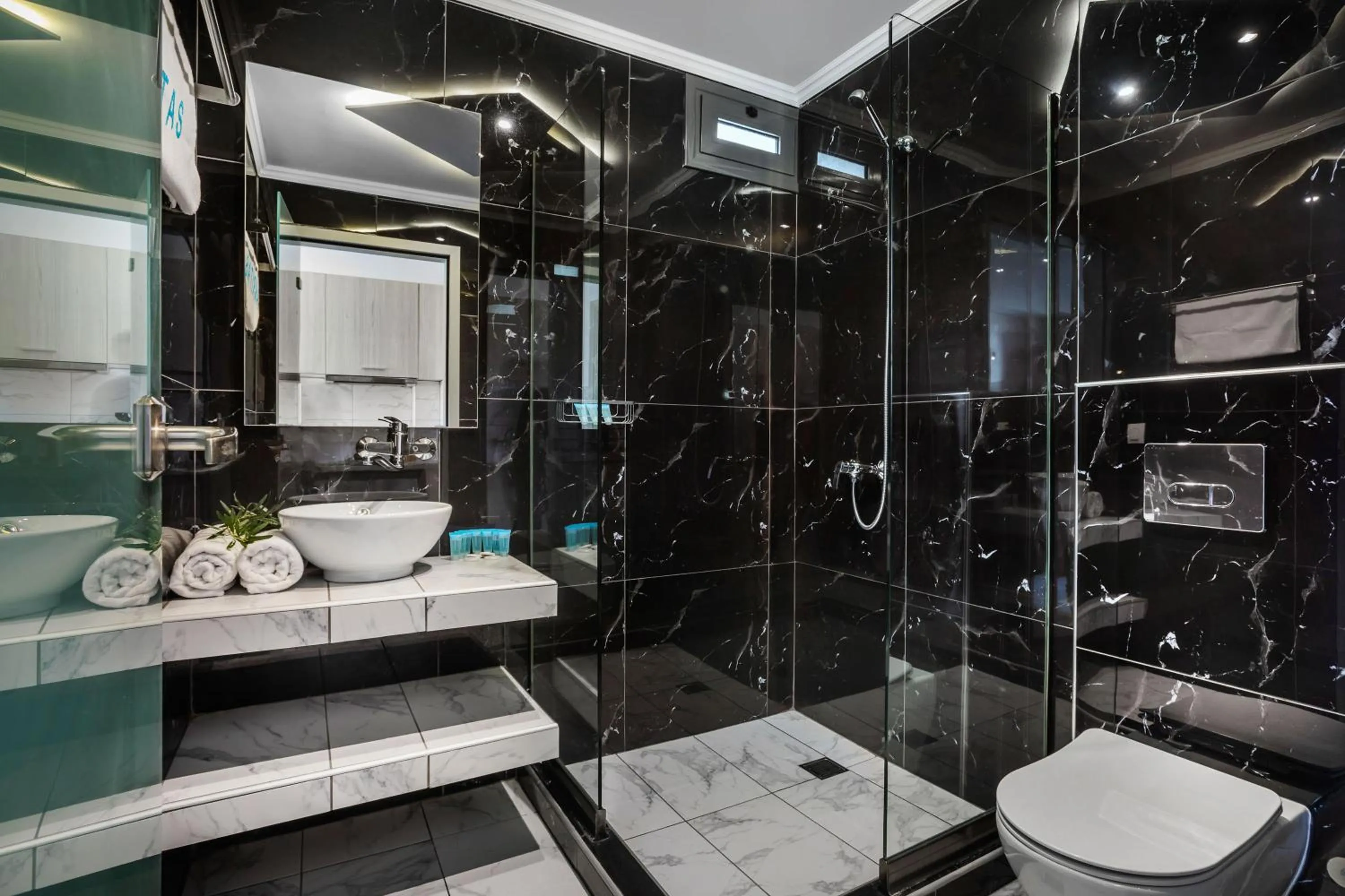 Bathroom in Akritas Hotel Pefkochori