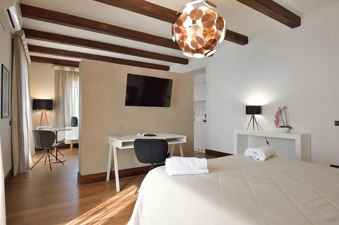 Photo of the whole room, Bed in Casa Realia